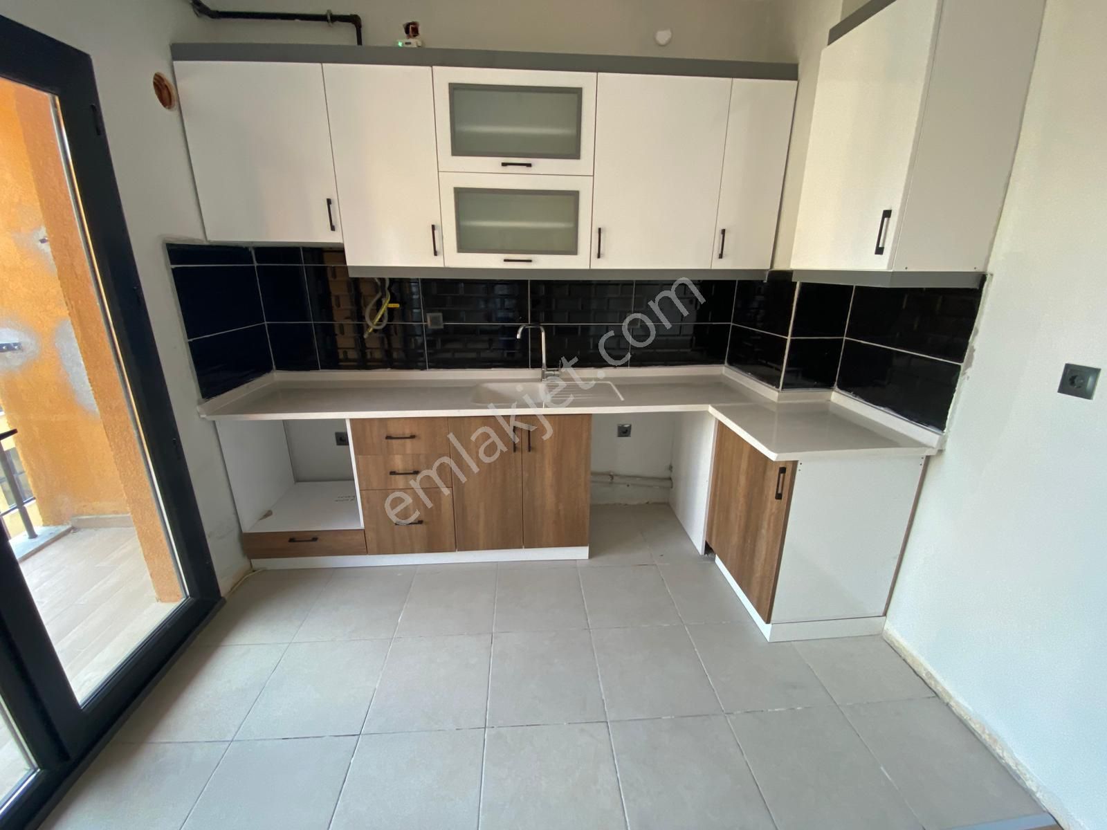 Gaziosmanpaşa Bağlarbaşı 7/a 1.etap Satılık 65m2 1+1 8.kat Site İçi Daire - Görsel 4