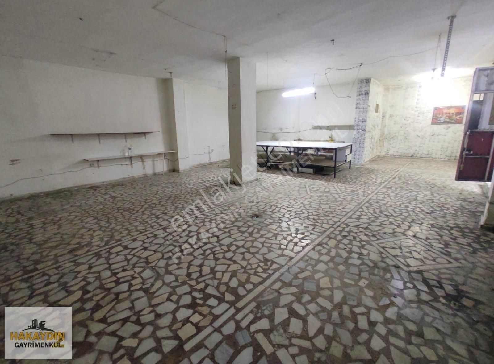 Hakaydın 2'den Sultangazi'de Kiralık 100m² Dükkan