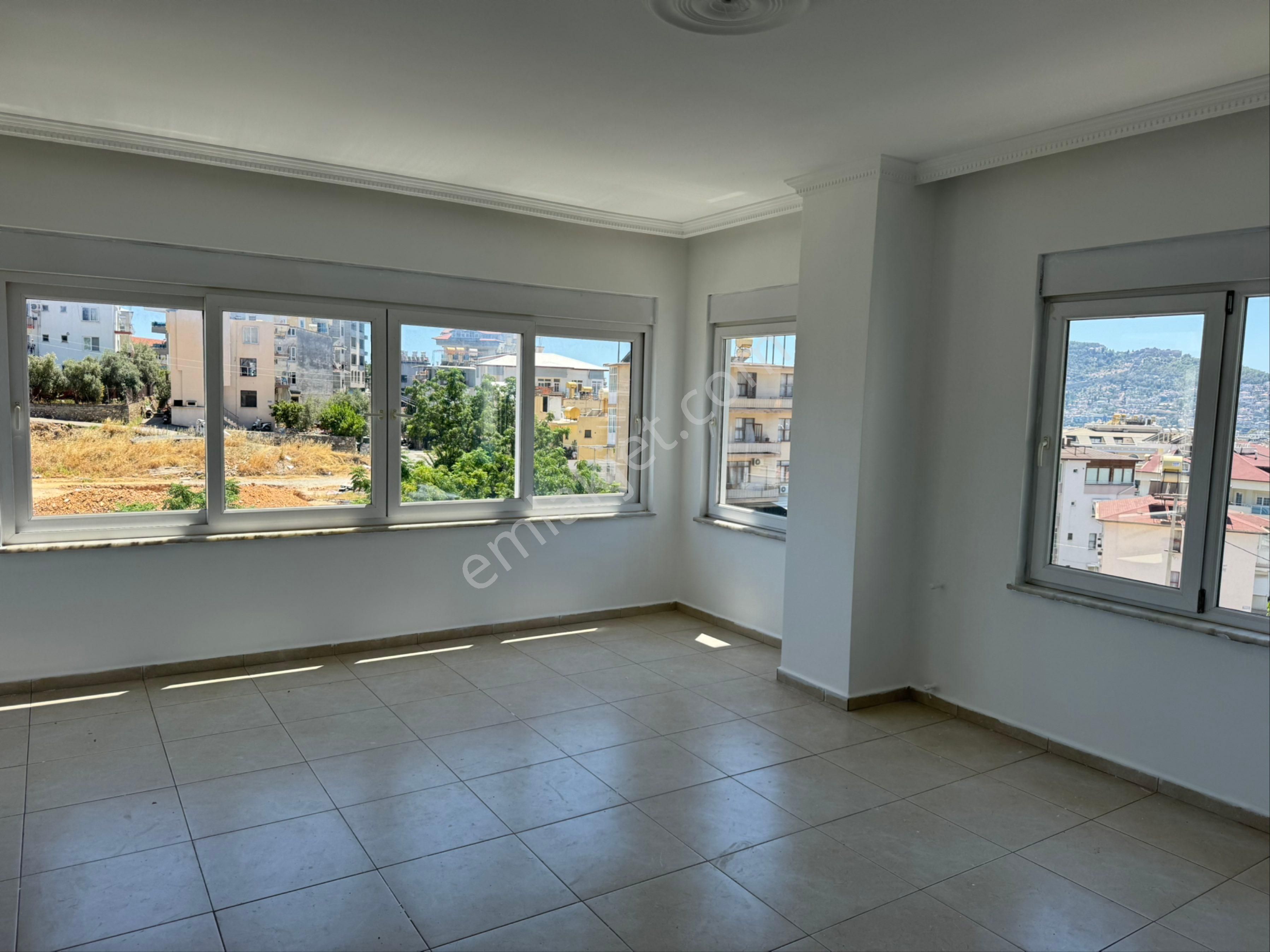 Alanya Merkezde Sıfır Ayarında Kiralık 2+1 Full Manzaralı Daire