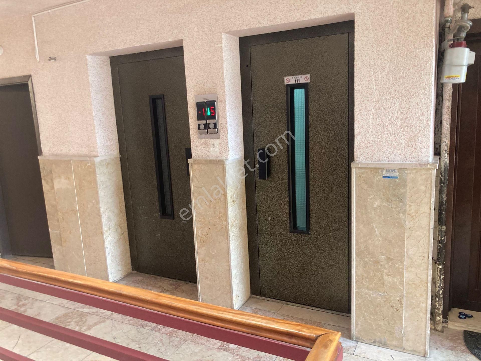 Göral Emlaktan 3+1 Huzur Mah. 1112 Caddesinde Sitede Ön Cephe