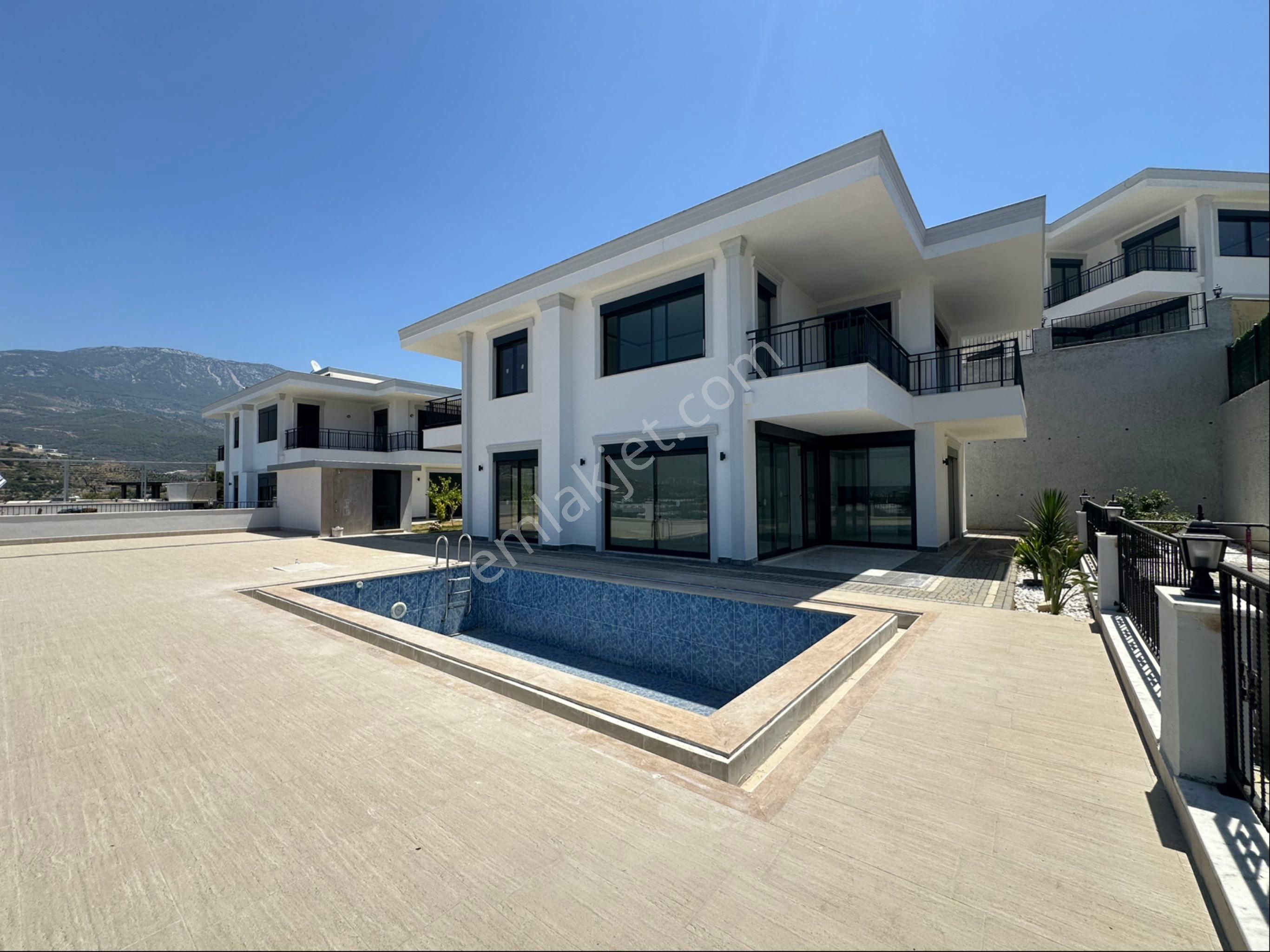 Kargıcak’da Acil Satılık 4+1 Sıfır Geniş Villa - Görsel 8