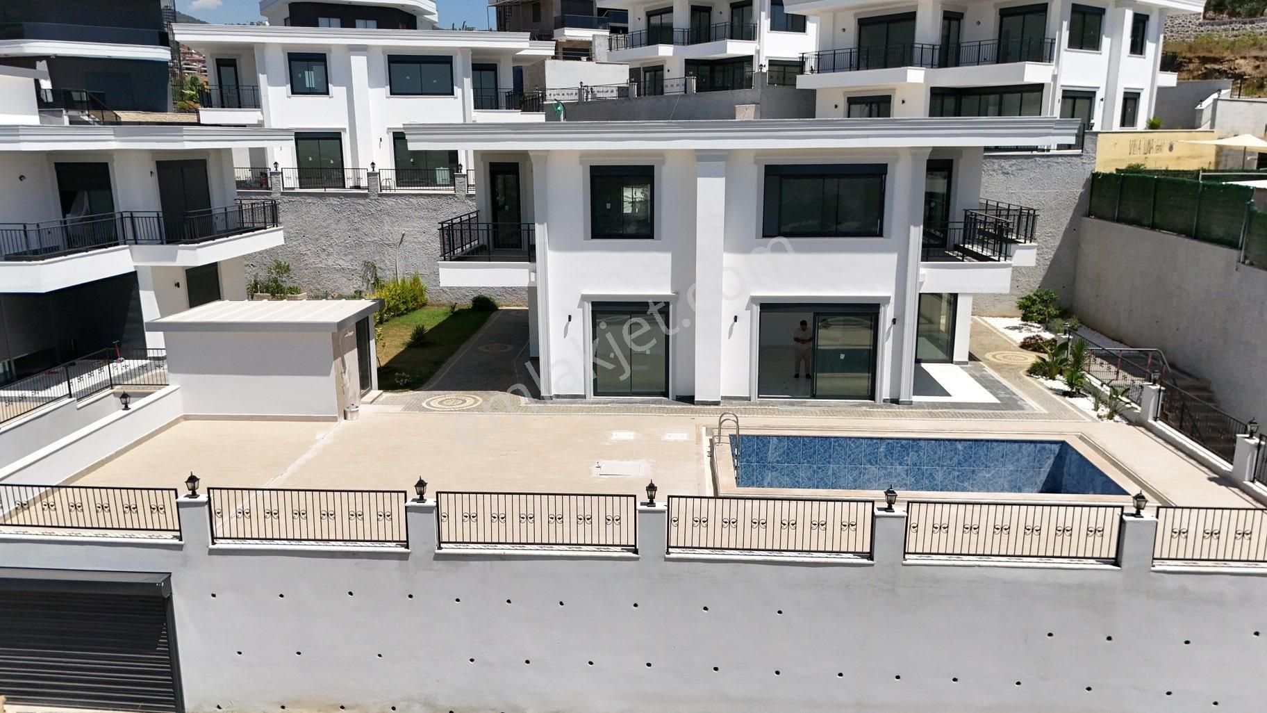 Kargıcak’da Acil Satılık 4+1 Sıfır Geniş Villa - Görsel 3