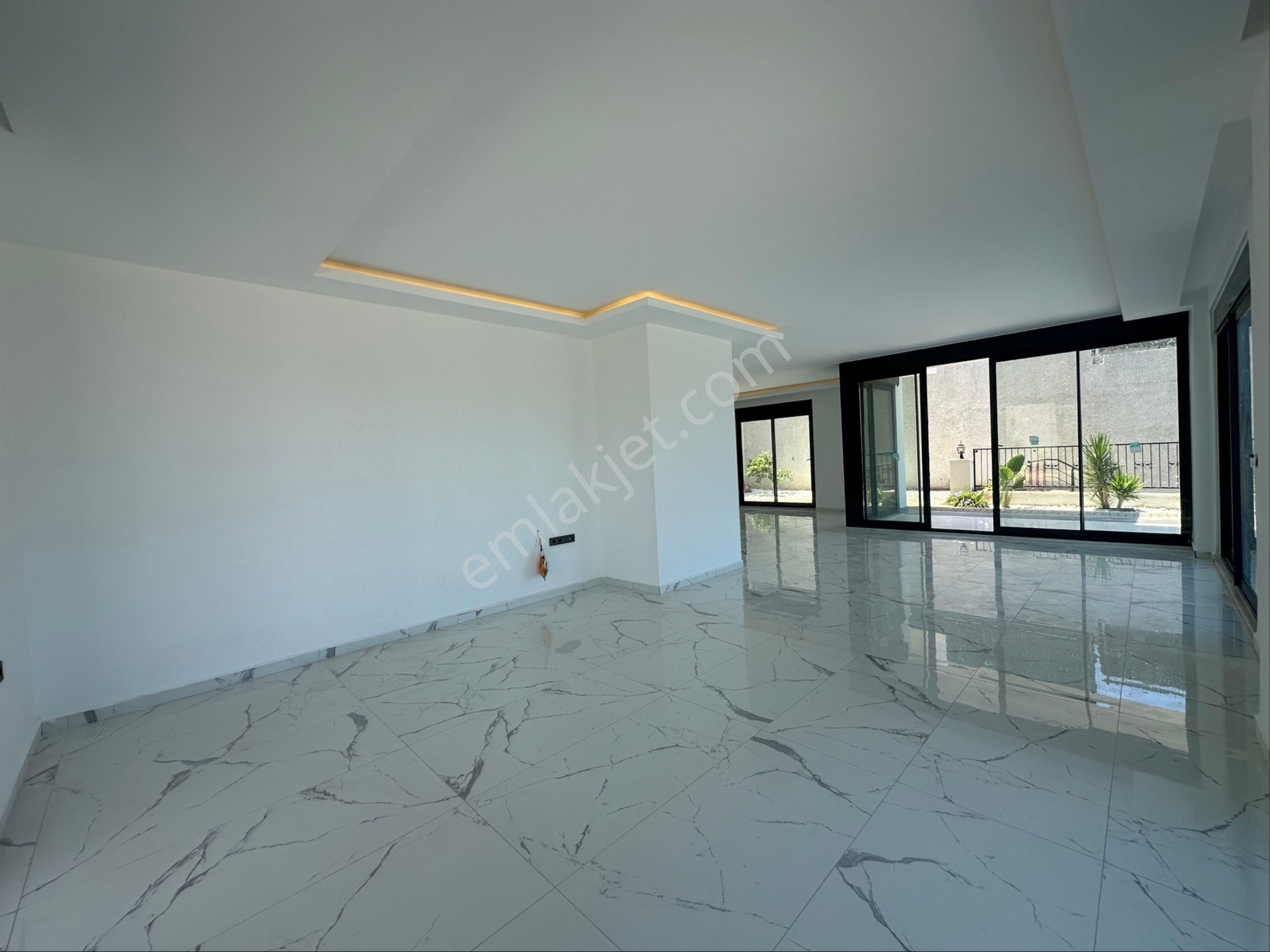 Kargıcak’da Acil Satılık 4+1 Sıfır Geniş Villa - Görsel 18