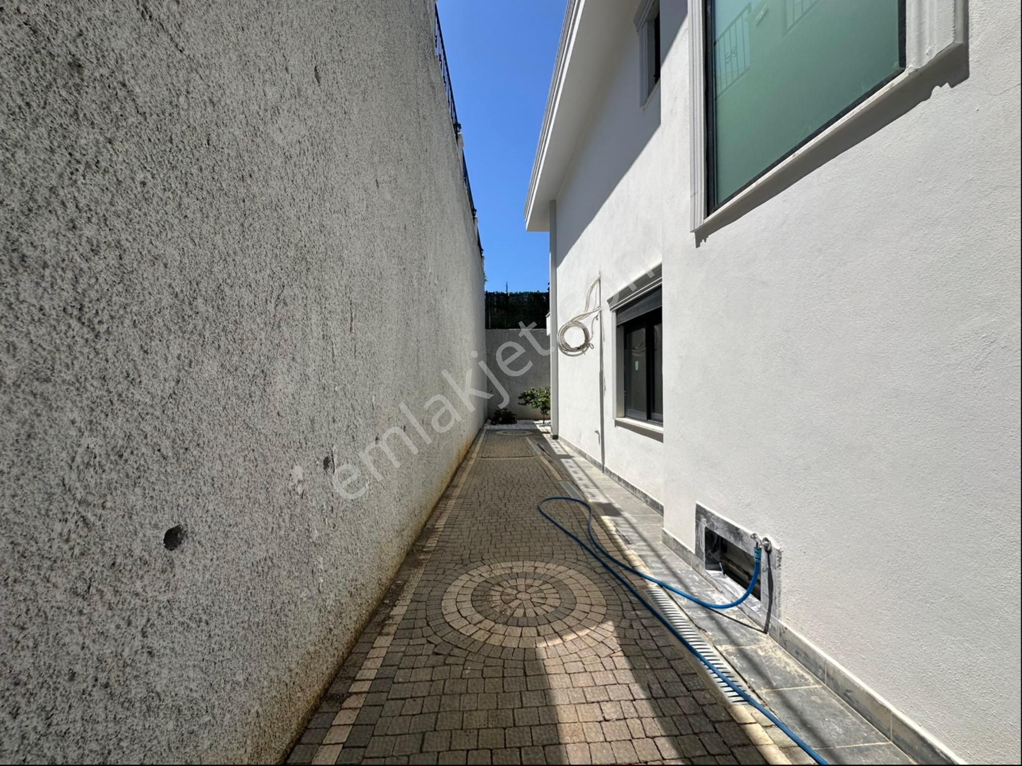 Kargıcak’da Acil Satılık 4+1 Sıfır Geniş Villa - Görsel 13