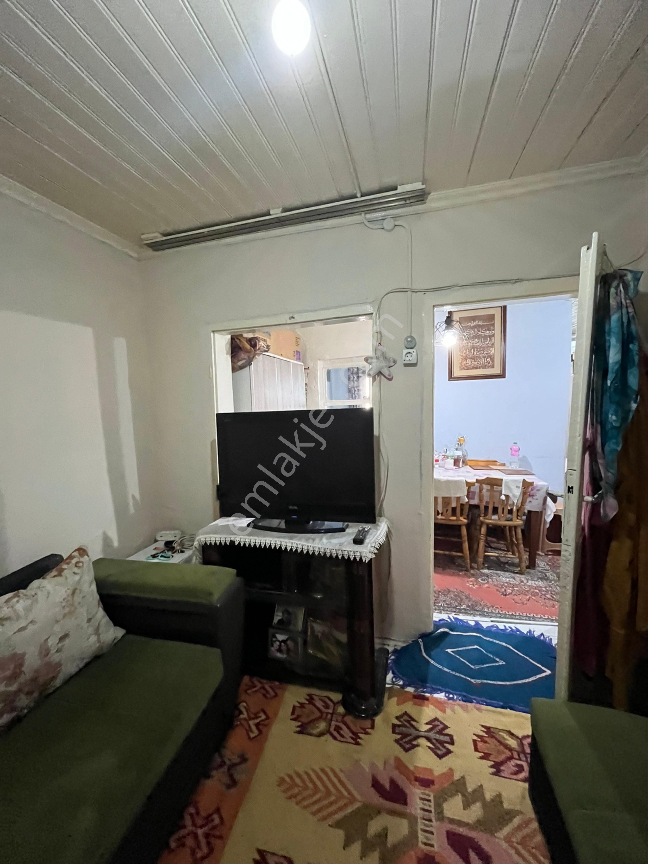 İzmir Konak İkiçeşmelik Cadde Üzerinde İki Katlı Satılık Ev - Görsel 14