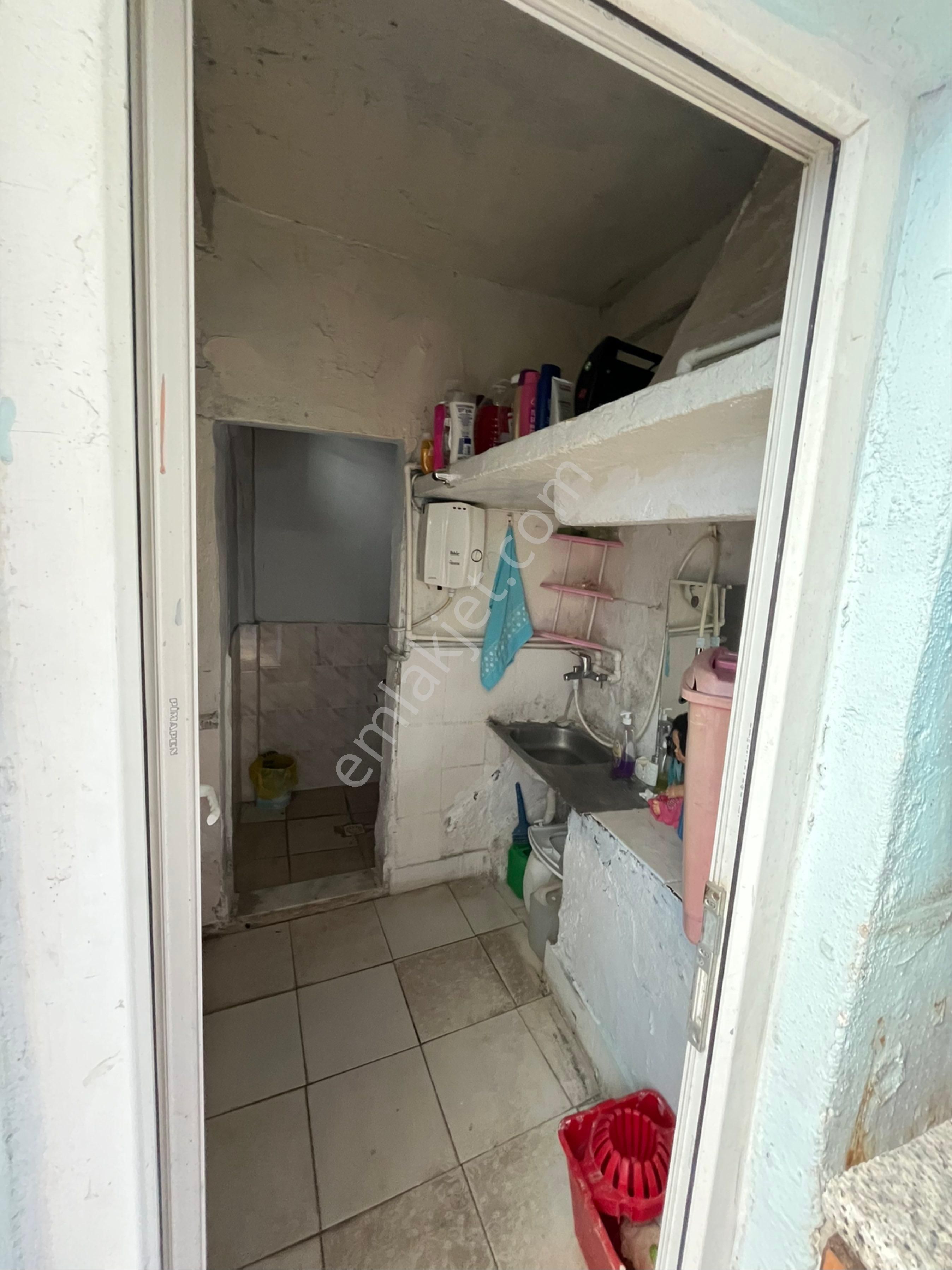 İzmir Konak İkiçeşmelik Cadde Üzerinde İki Katlı Satılık Ev - Görsel 3