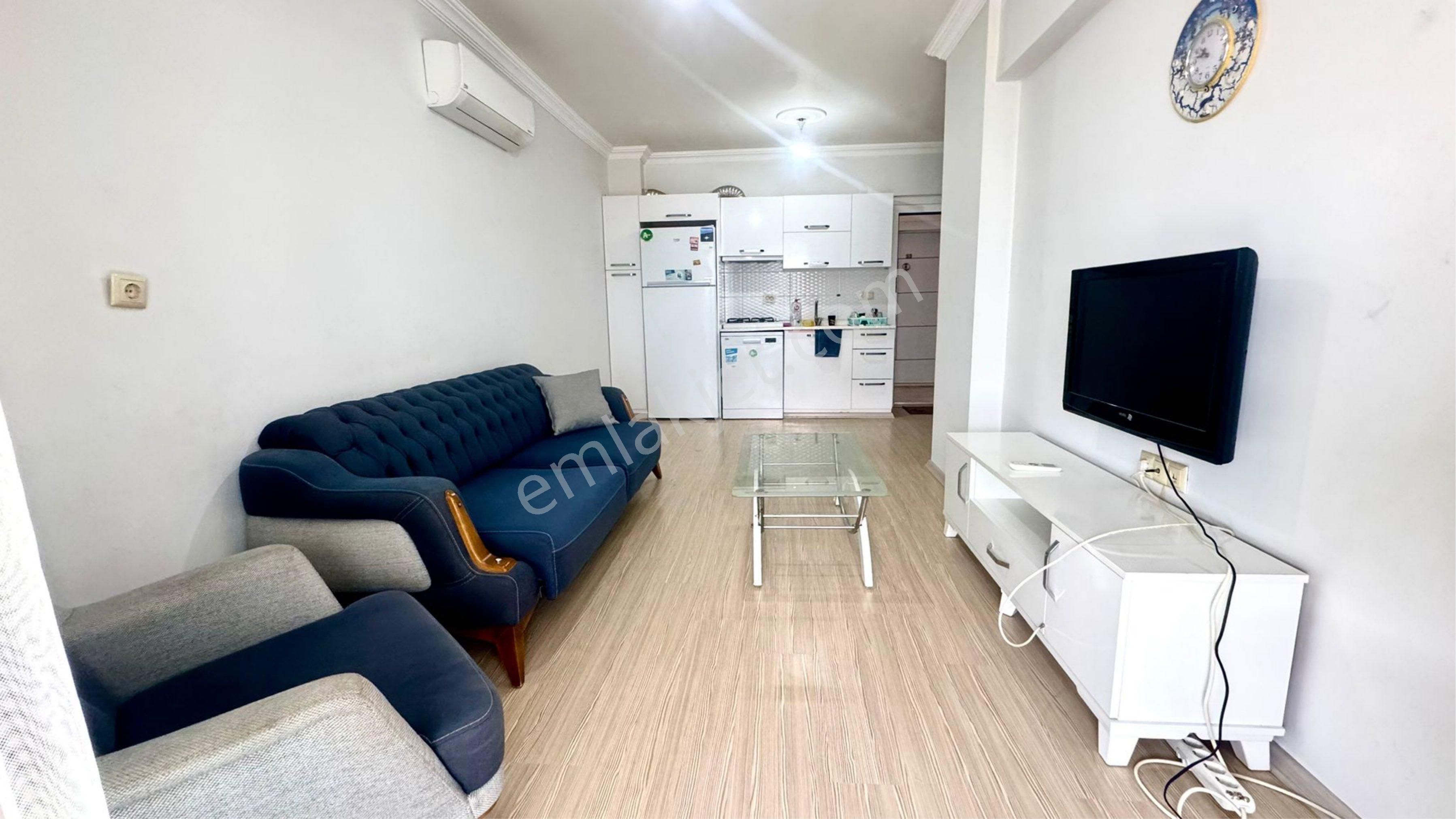 Kuşadası Değirmendere Mah Havuzlu Site İçerisinde Satılık 1+1 Daire