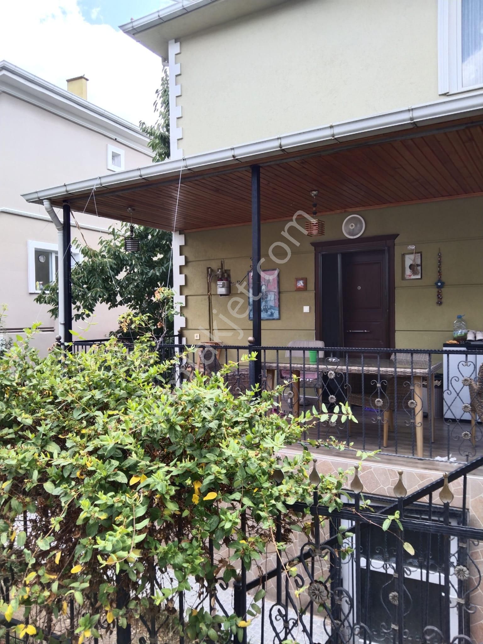 Çakırlar Mesut Evler De Satılık Üç Katlı Müstakil Ev - Görsel 9