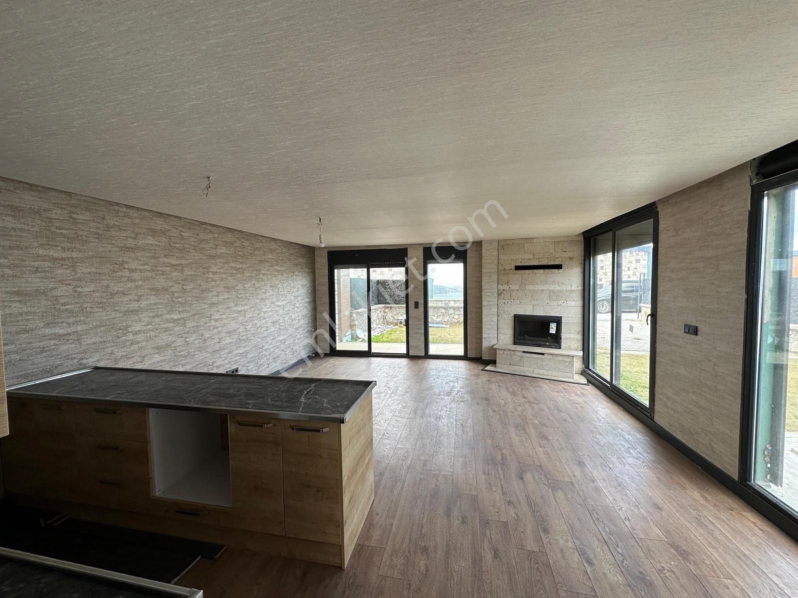 Turyap Foça'dan Reva Konaklarında Satılık 3+1 Lüks Villa - Görsel 18