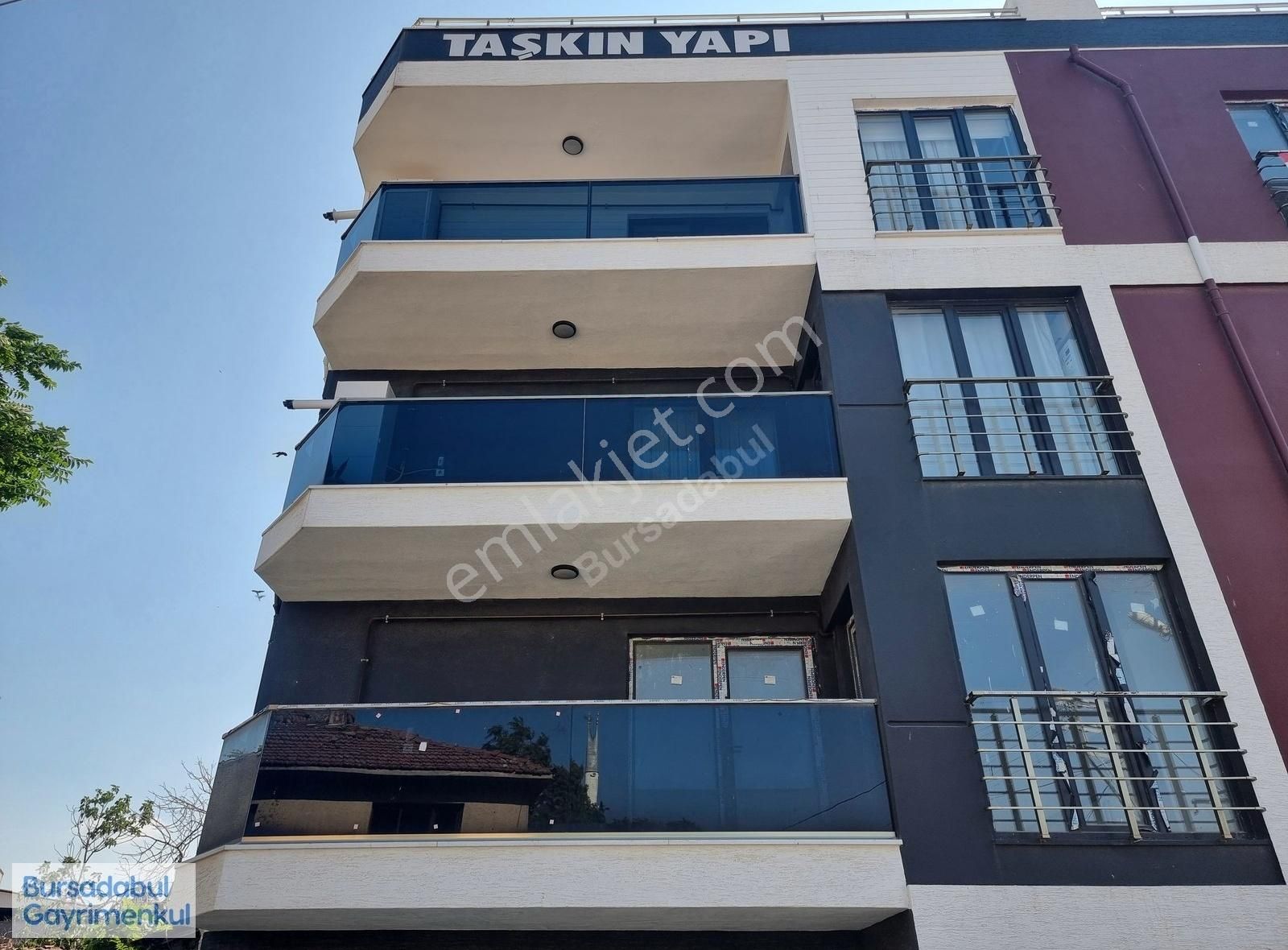 Bursadabul'dan Sırmalar Mah. 4+1 Sıfır Köşe Dubleks Daire