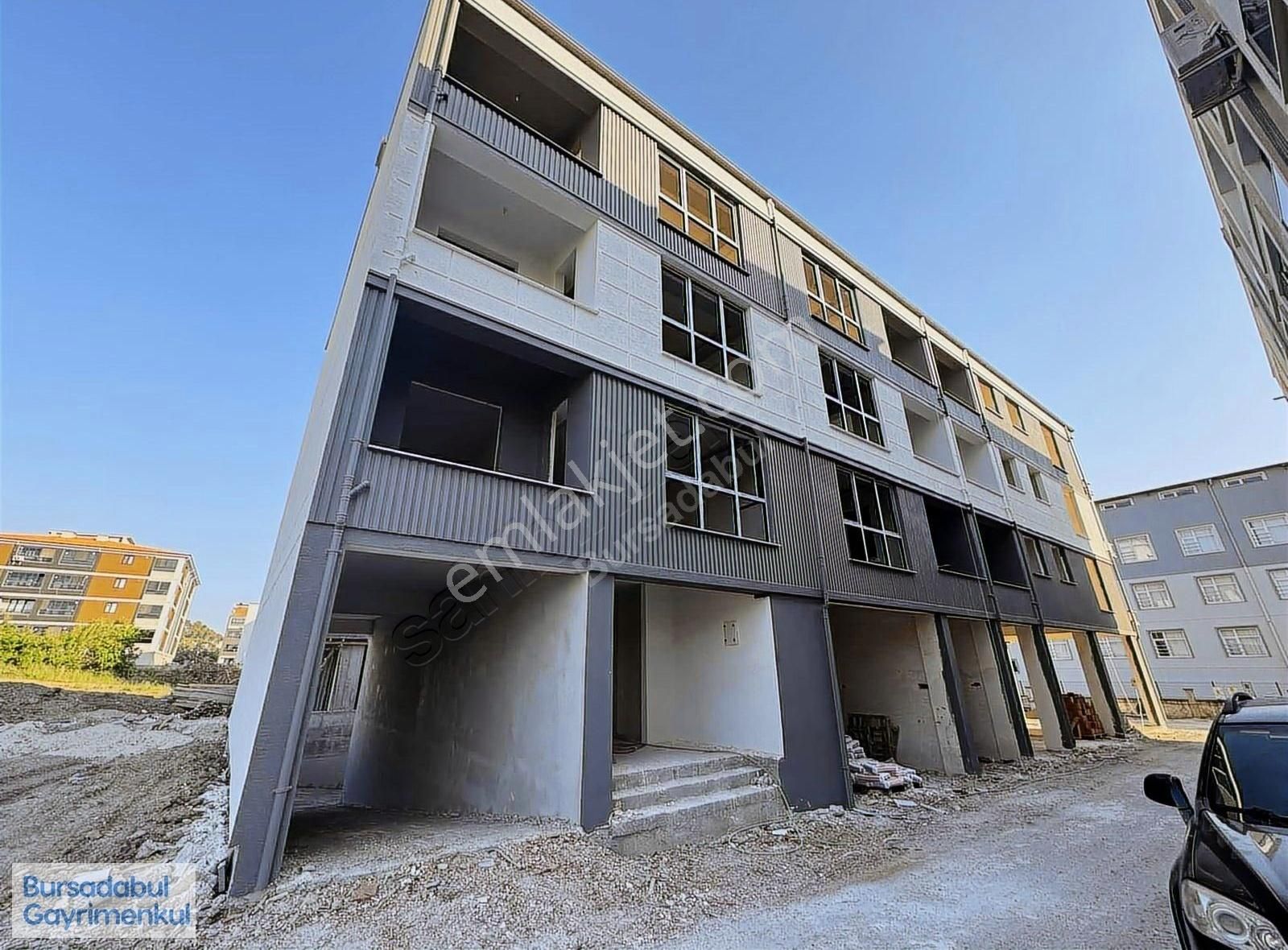 Bursadabul'dan Barış Mah.okul Yanı Ara Kat Daire 2+1