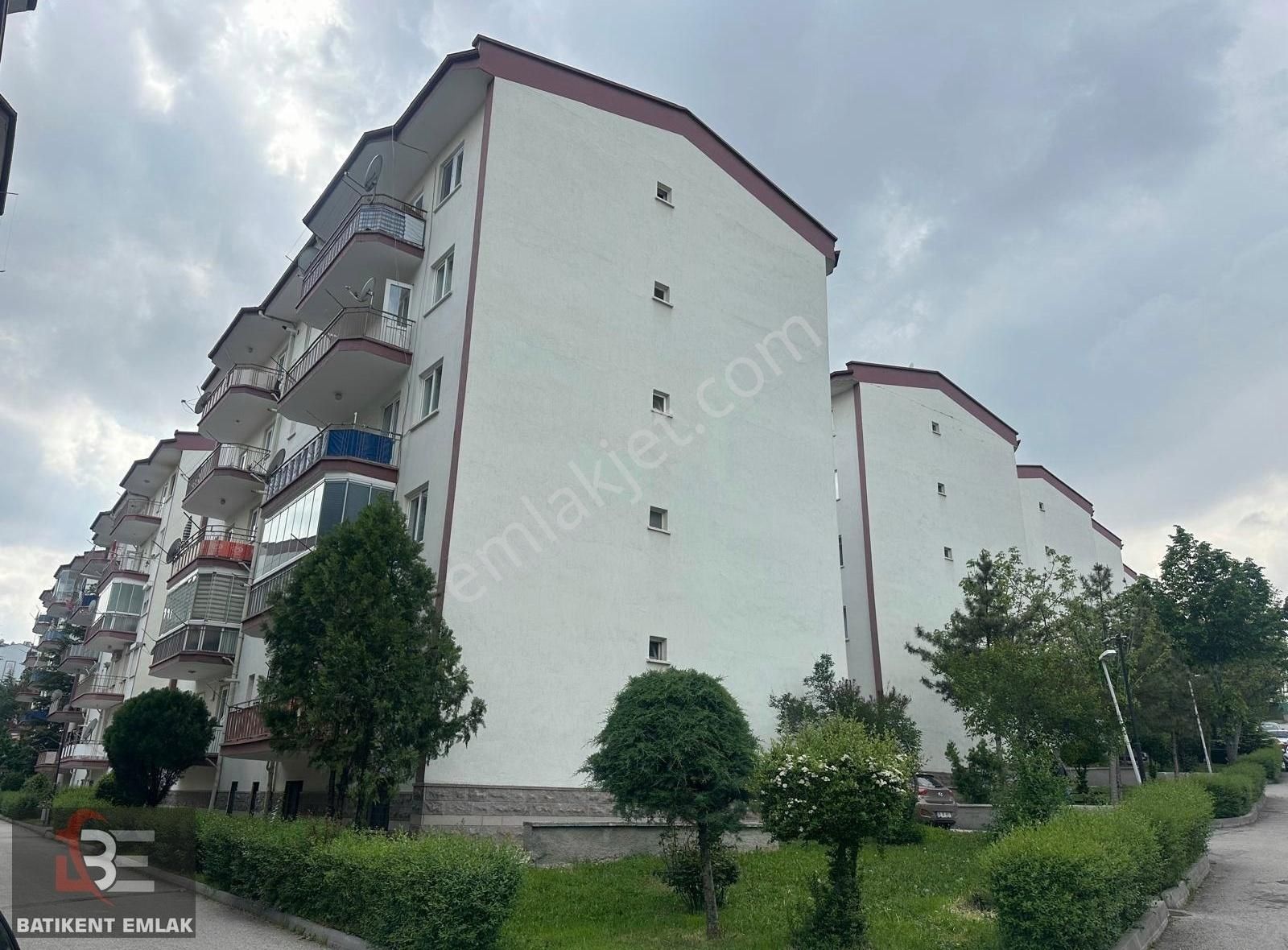 Batıkent Emlak'tan Ergazi Mah Ara Kat Önü Açık 3+1 Ferah Satılık