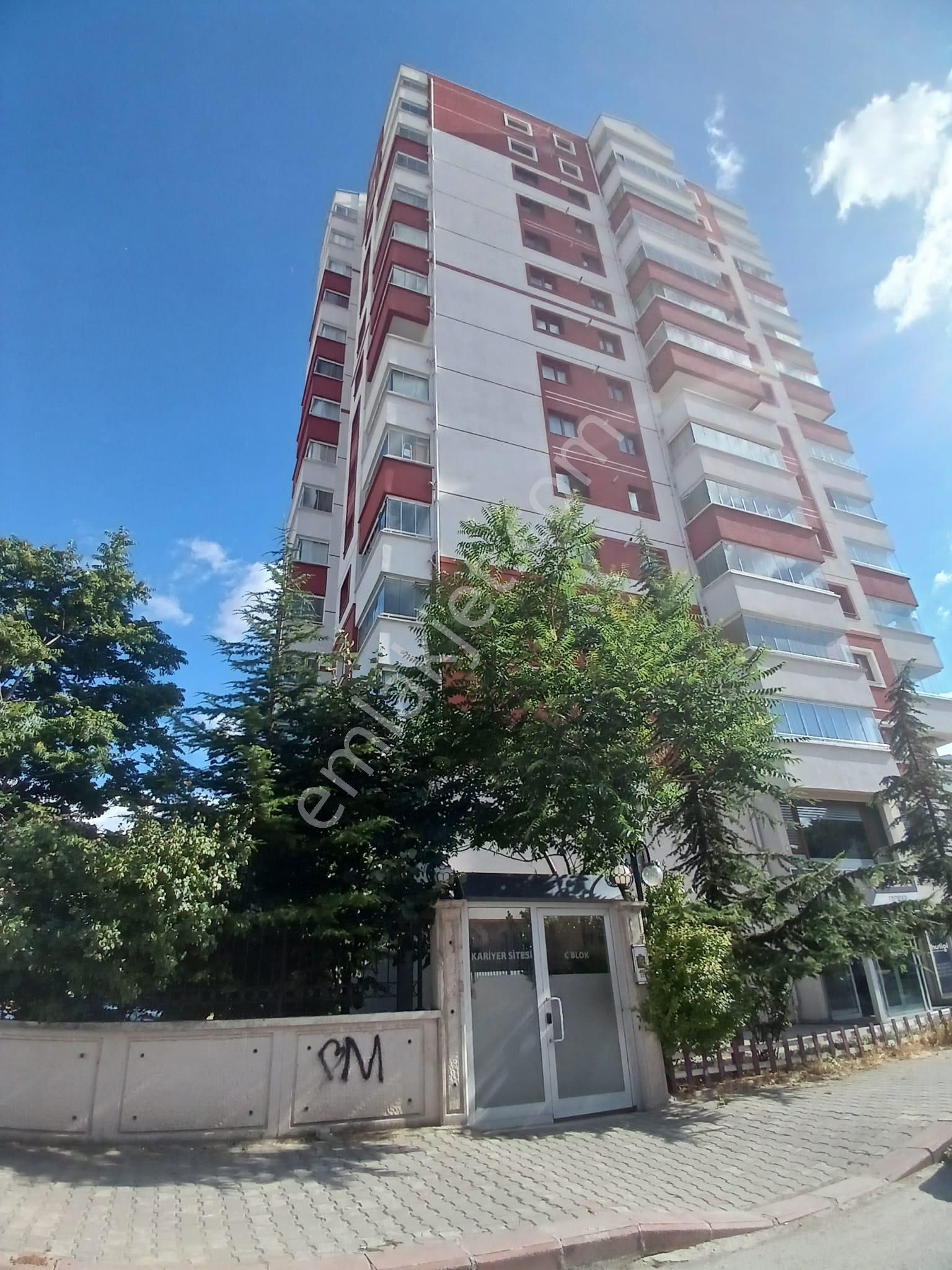 Batıkent Çakırlar Mah. Çakırlar Göbekte Satılık Daire 3+1