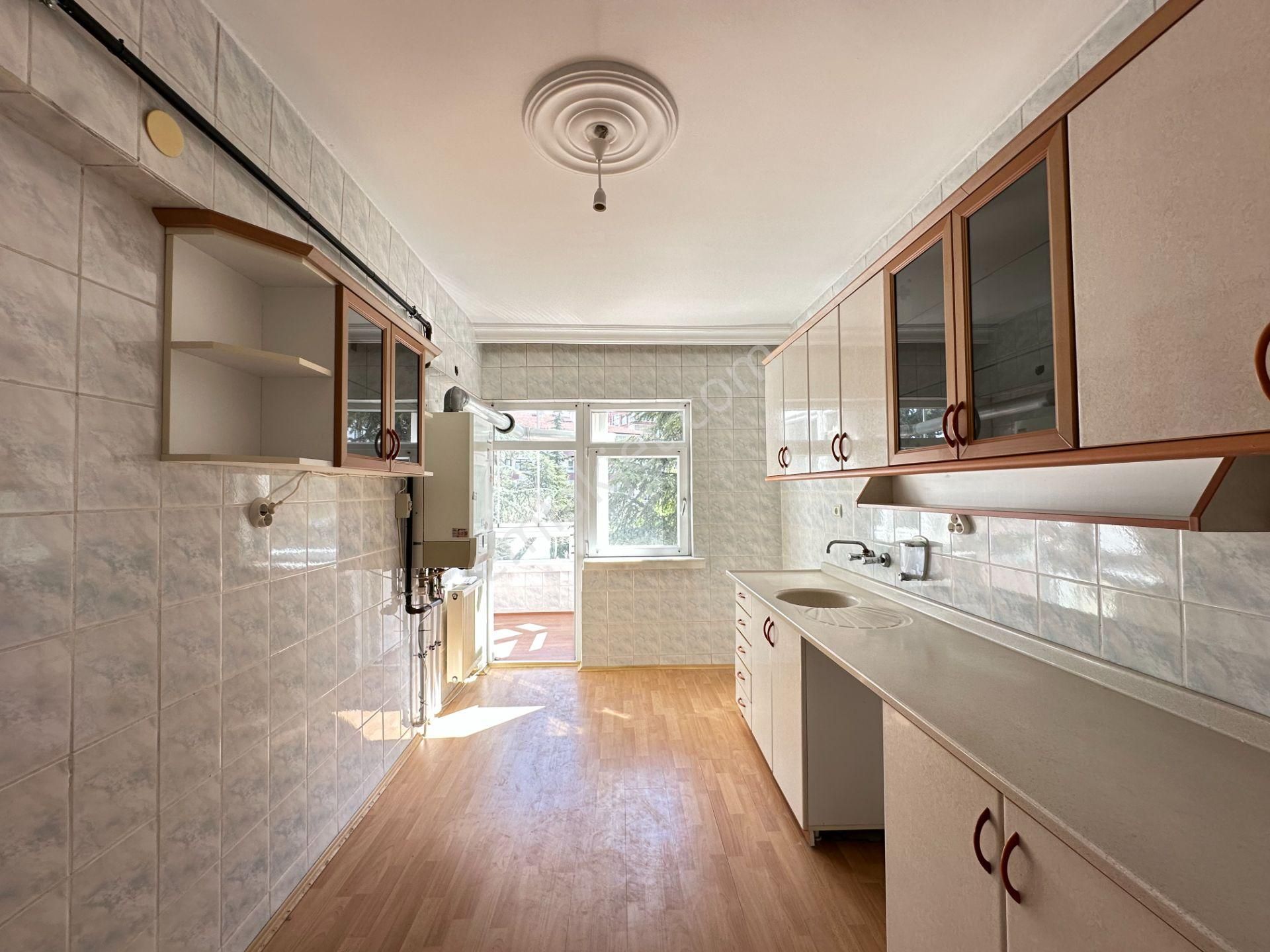 Göktaş'tan█ Site İçinde Asansörlü 140m2 Ara Kat 3+1 Daire