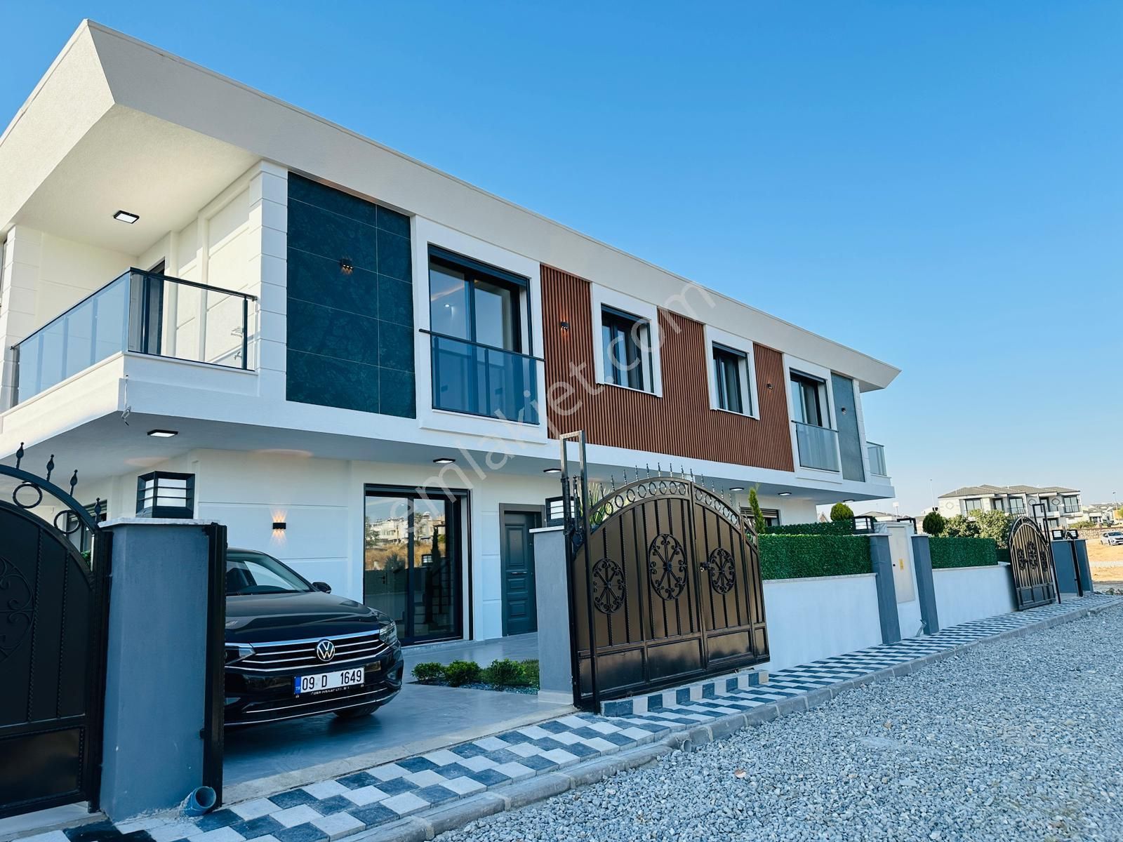 Didimde Havuzlu Ve Otoparklı 3+1 Açık Mutfaklı Bahçeleri Kendisine Ait Villamız Satılıktır - Görsel 5