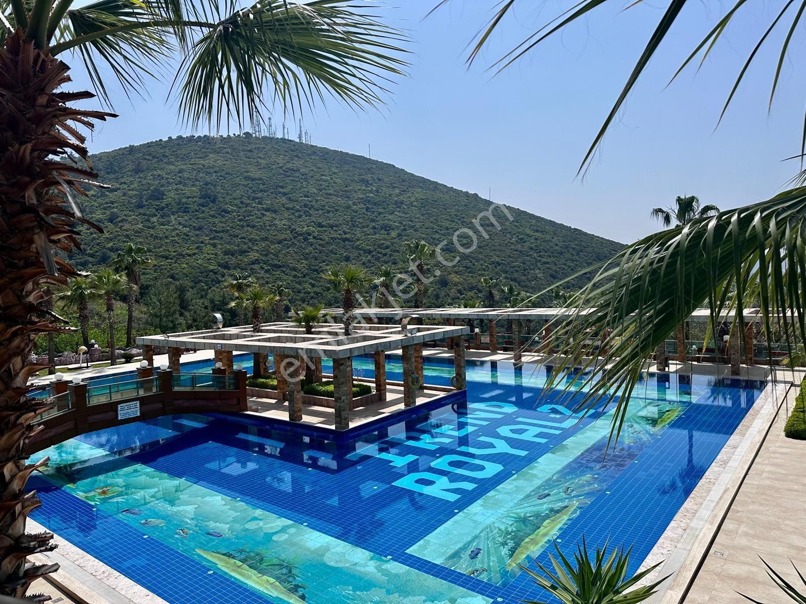 Kuşadası Ege Mah Satılık 2+1 Bahçe Katı Daire
