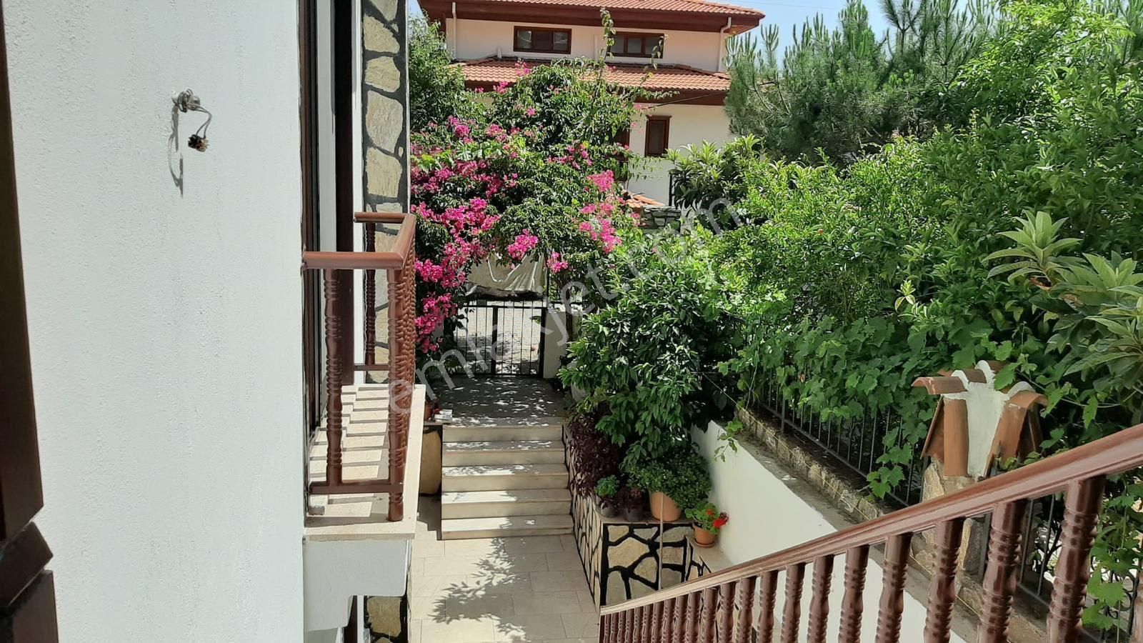 Akyaka Da Deniz Manzaralı Satılık Tripleks Bina - Görsel 2