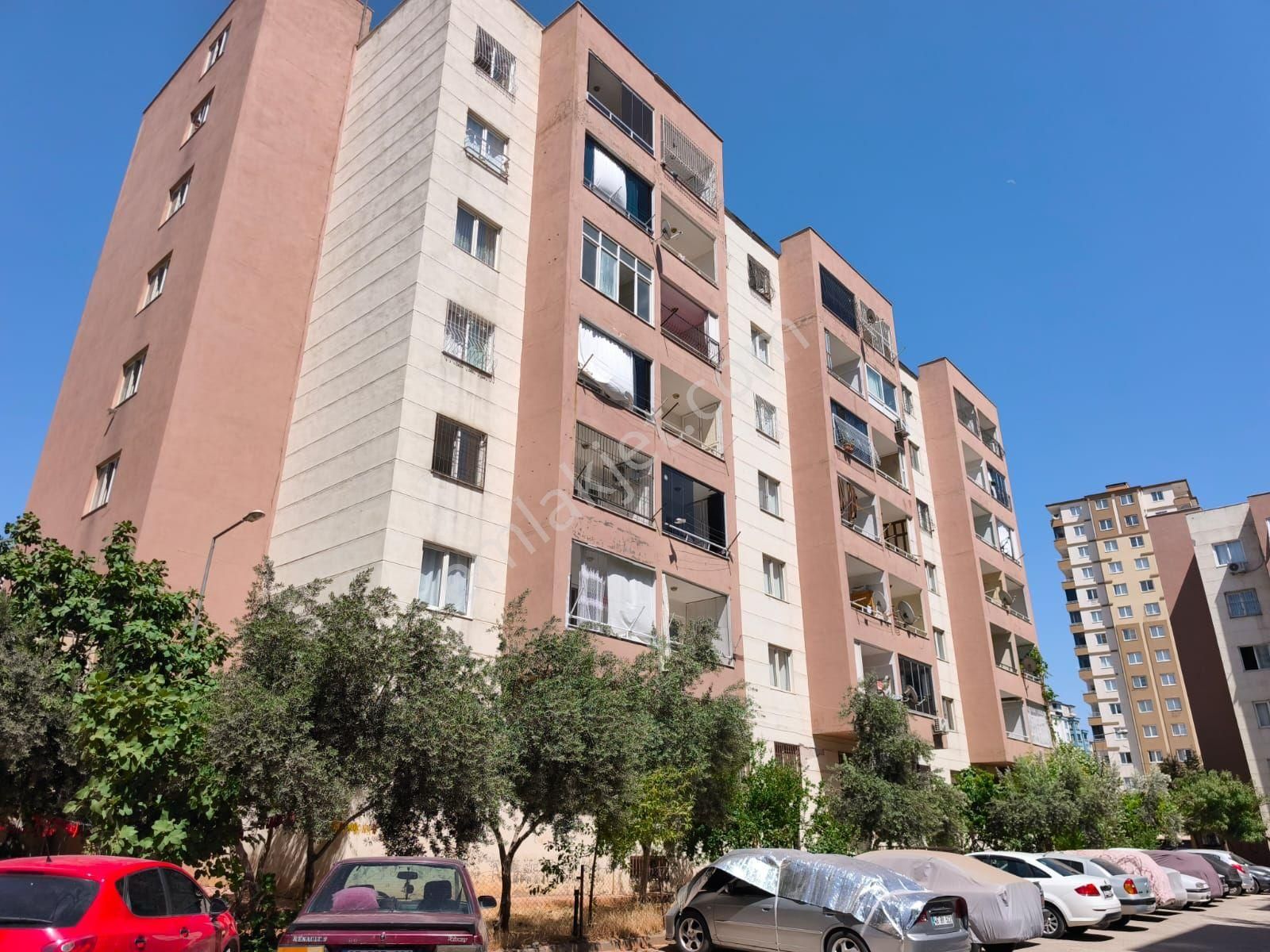 Şirinevler'de Satılık 1+1 Daire
