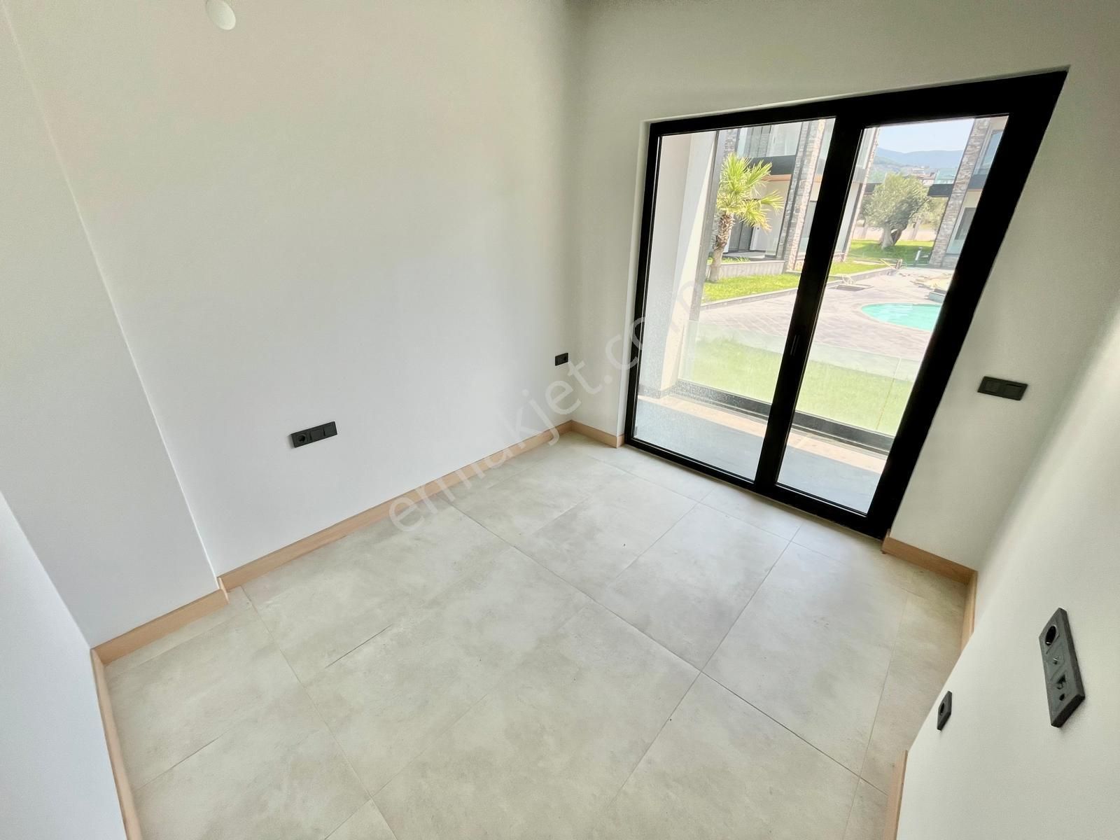 Gümüşden 405m² Arsa İçerisinde Tasarımıyla Göz Dolduran Müstakil - Görsel 16