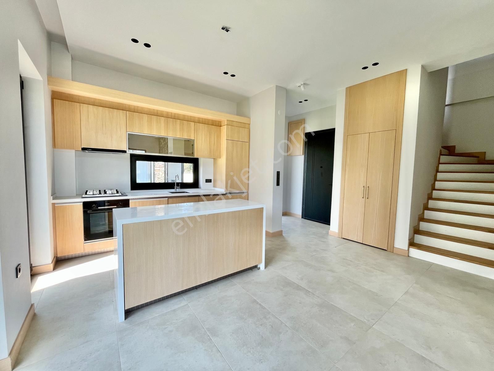 Gümüşden 405m² Arsa İçerisinde Tasarımıyla Göz Dolduran Müstakil - Görsel 11