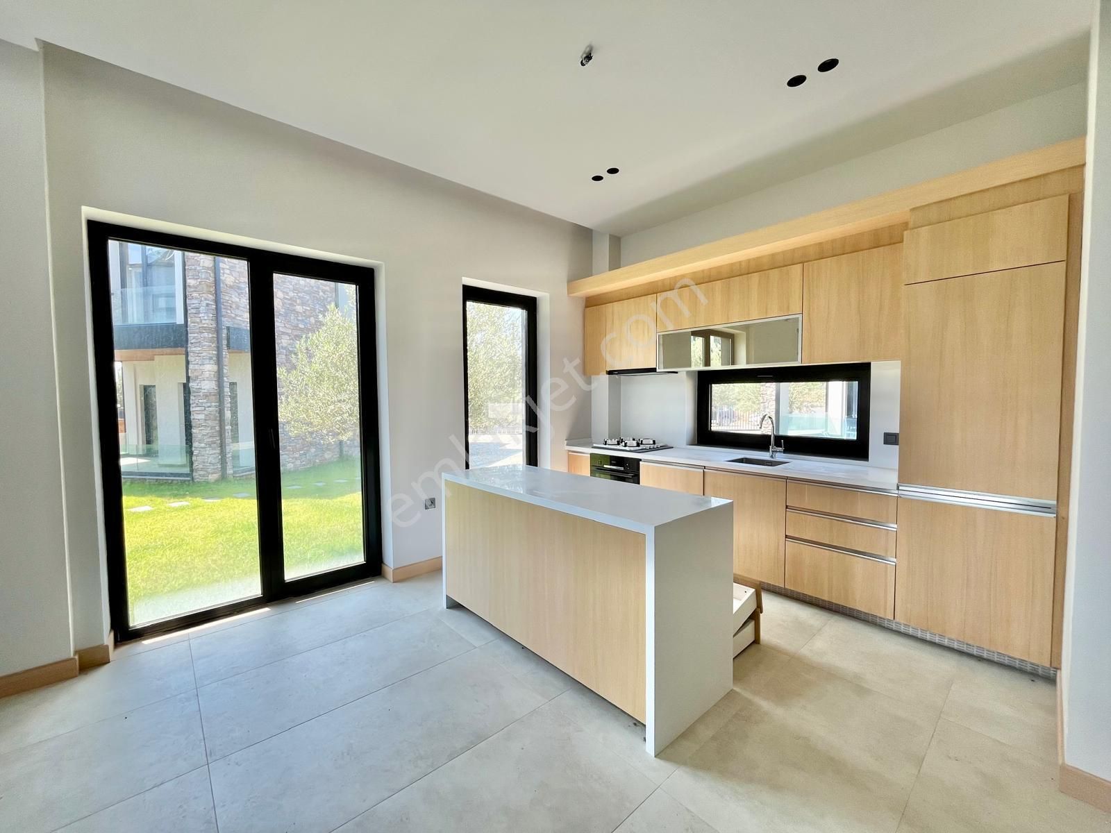 Gümüşden 405m² Arsa İçerisinde Tasarımıyla Göz Dolduran Müstakil - Görsel 9