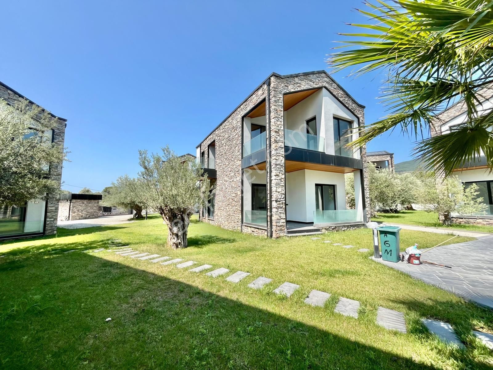 Gümüşden 405m² Arsa İçerisinde Tasarımıyla Göz Dolduran Müstakil - Görsel 8