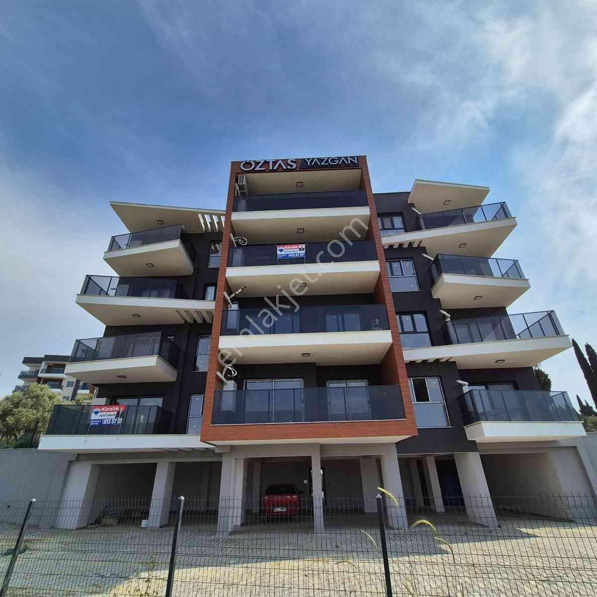 Kuşadası Değirmendere'de 2+1 Satılık Daire