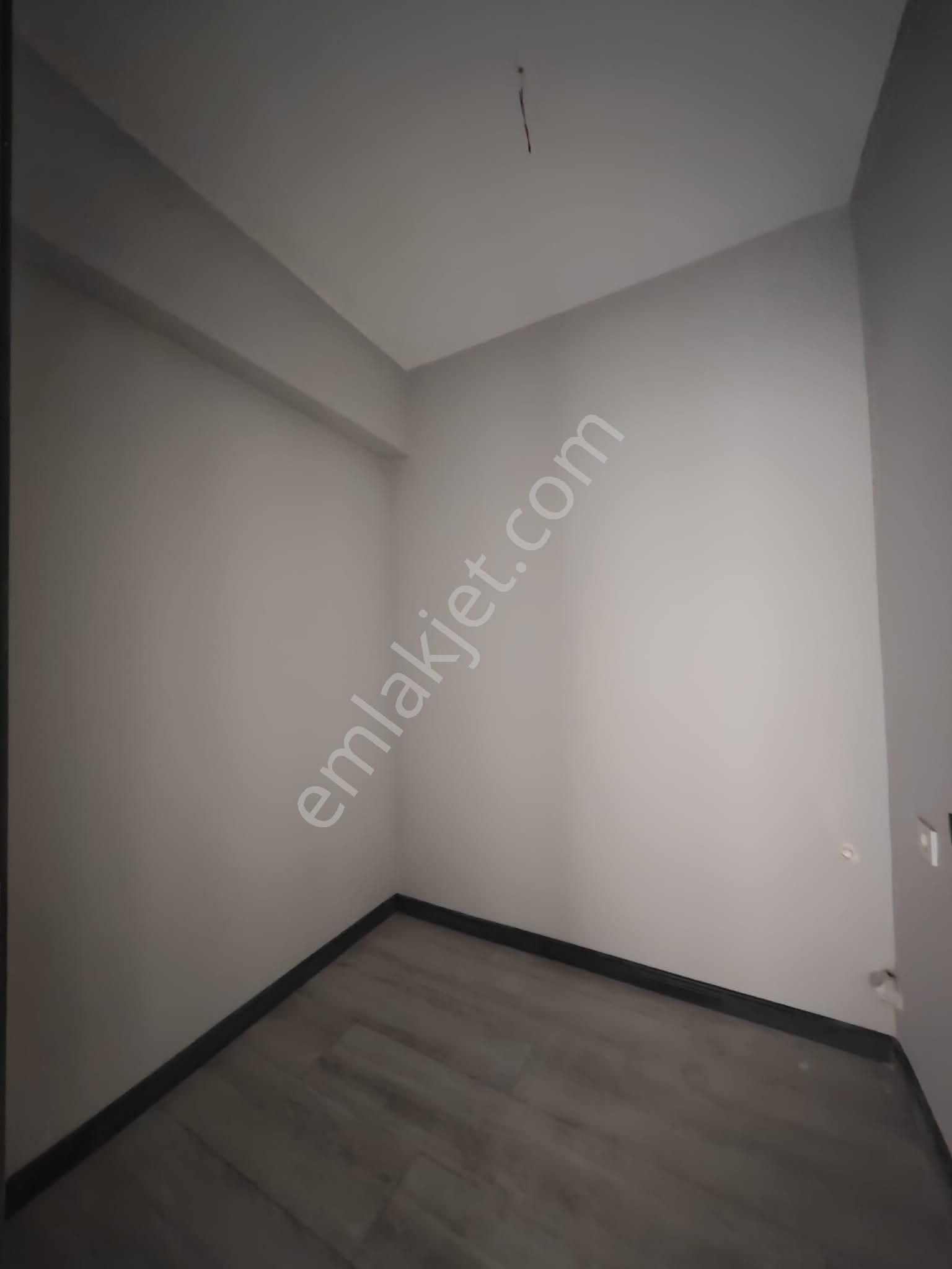 Başak'ta Full+full Yapılı E.banyolu Asansörlü Sıfır Bina 3+1 Katta Satılık Daire !! - Görsel 27