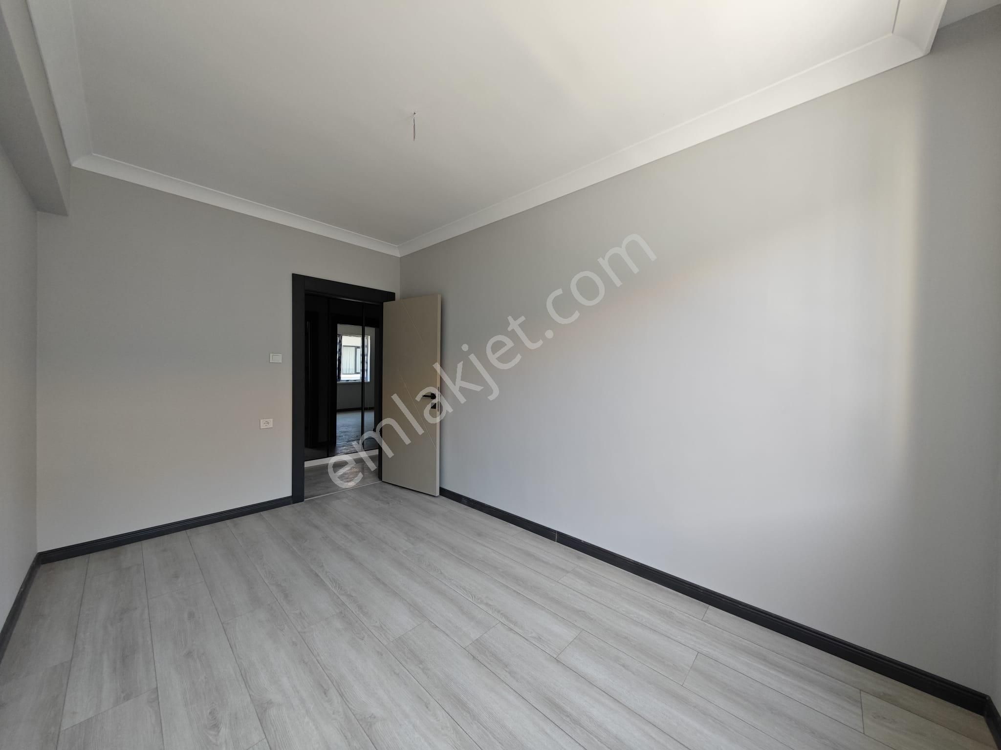 Başak'ta Full+full Yapılı E.banyolu Asansörlü Sıfır Bina 3+1 Katta Satılık Daire !! - Görsel 17