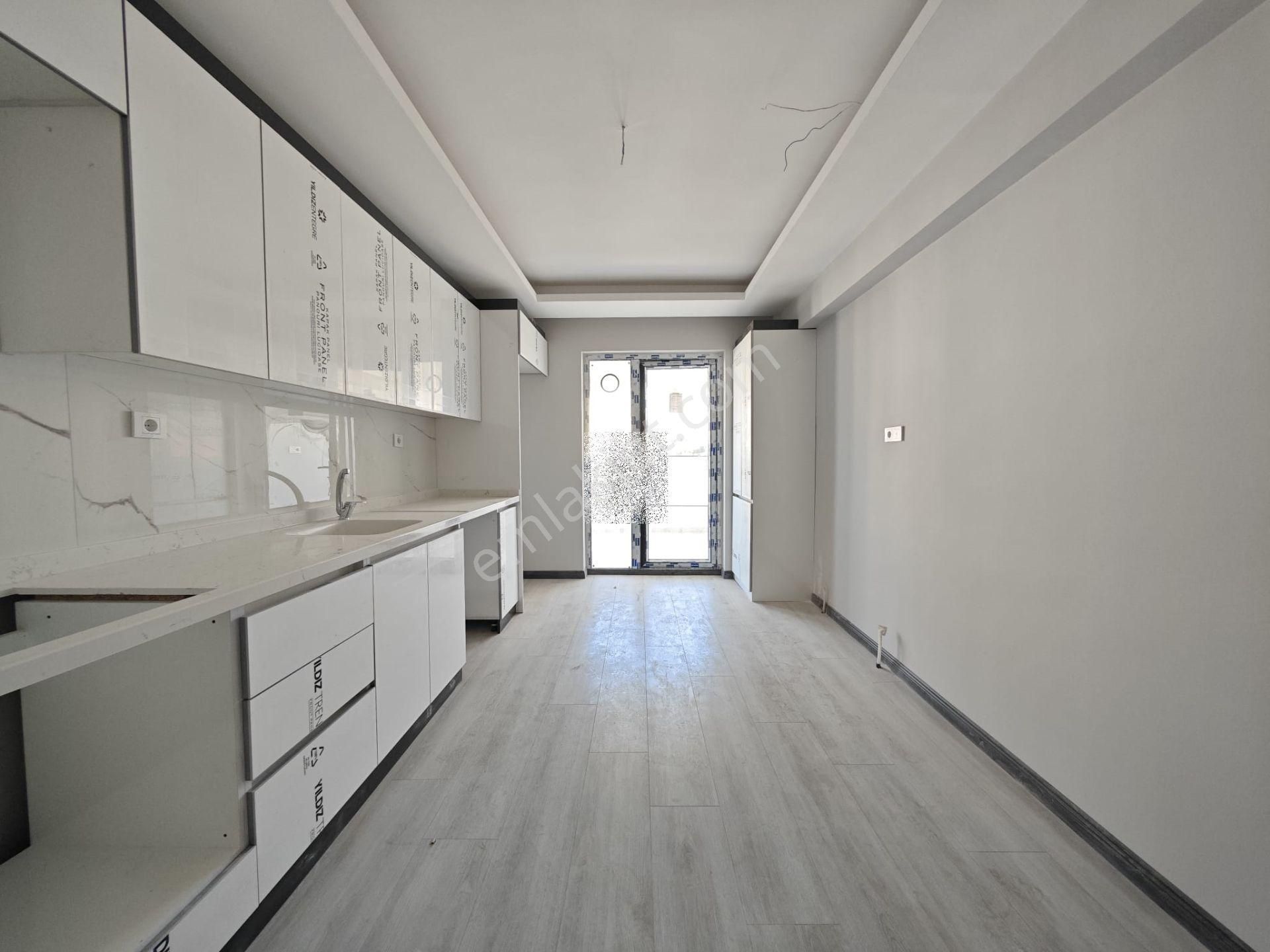 Başak'ta Full+full Yapılı E.banyolu Asansörlü Sıfır Bina 3+1 Katta Satılık Daire !! - Görsel 3