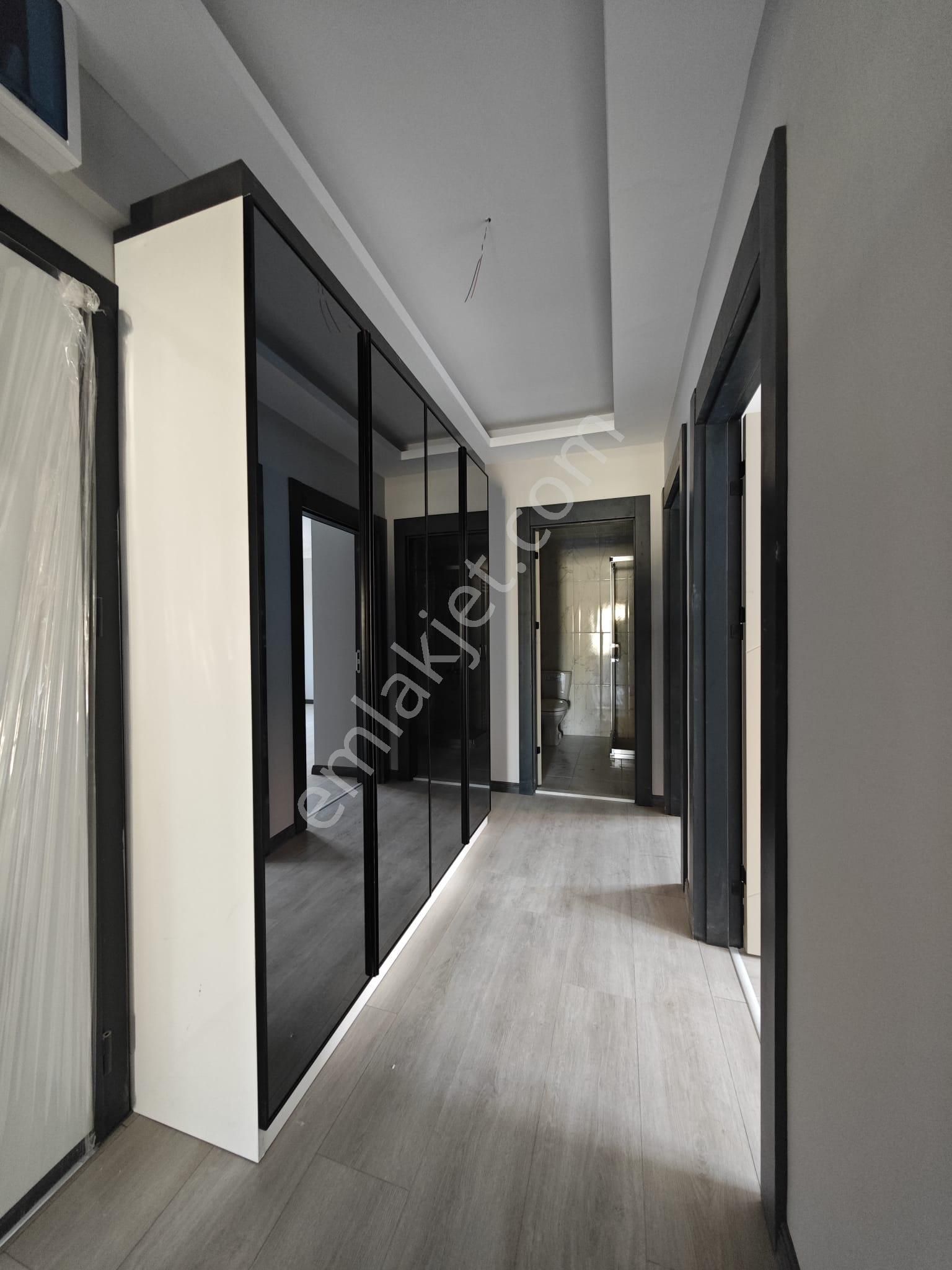 Başak'ta Full+full Yapılı E.banyolu Asansörlü Sıfır Bina 3+1 Katta Satılık Daire !! - Görsel 26