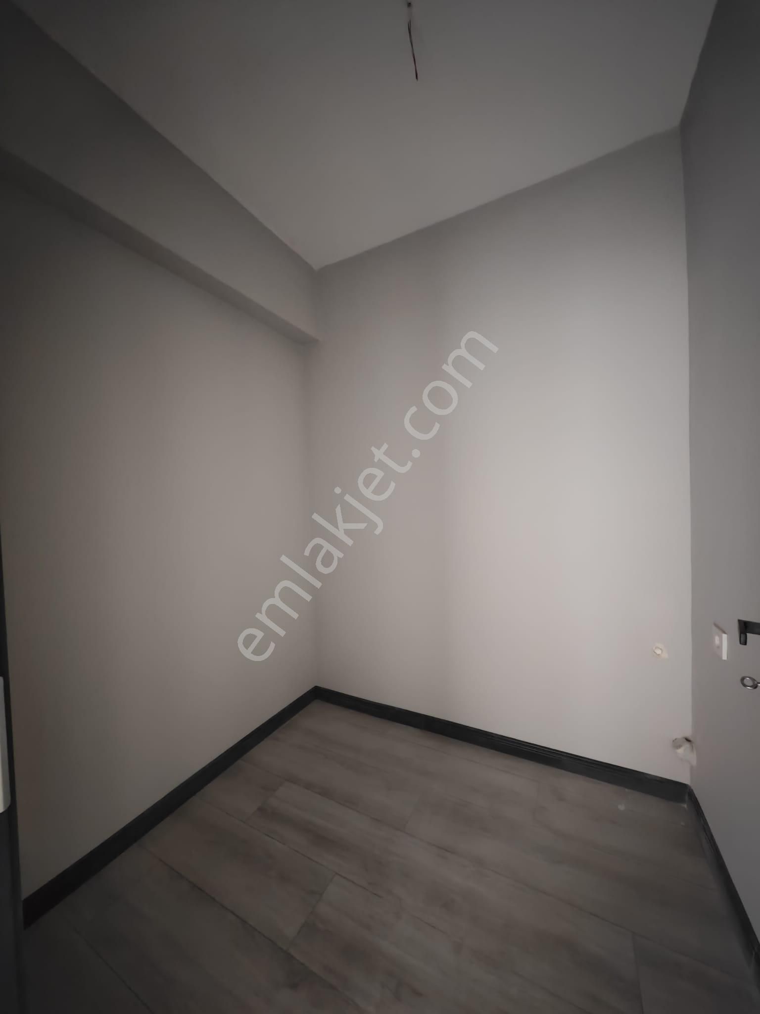 Başak'ta Full+full Yapılı E.banyolu Asansörlü Sıfır Bina 3+1 Katta Satılık Daire !! - Görsel 28