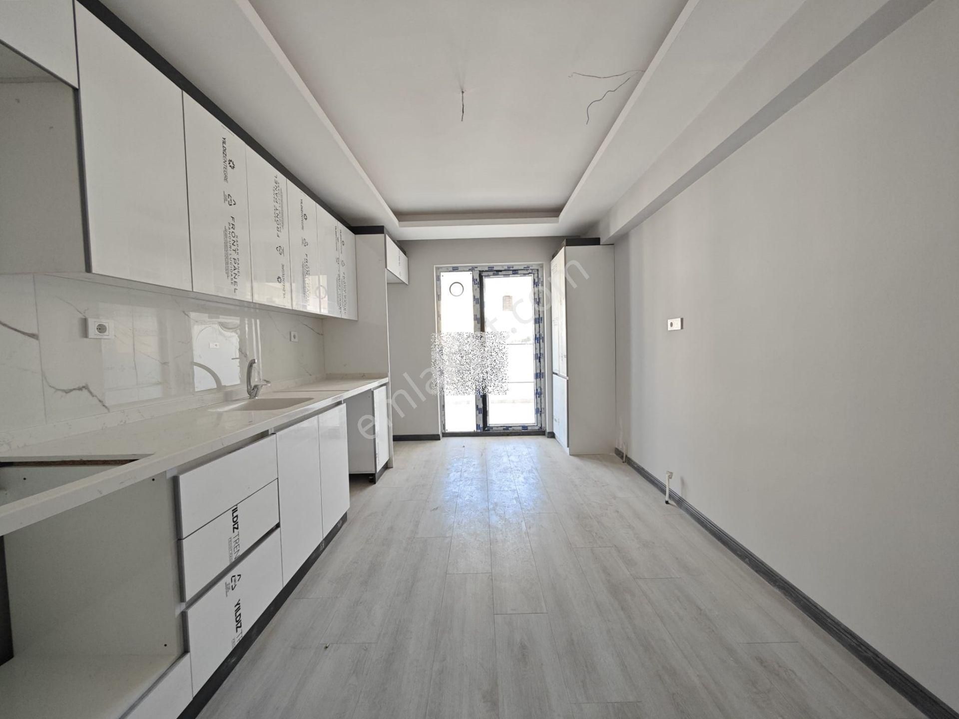 Başak'ta Full+full Yapılı E.banyolu Asansörlü Sıfır Bina 3+1 Katta Satılık Daire !! - Görsel 2