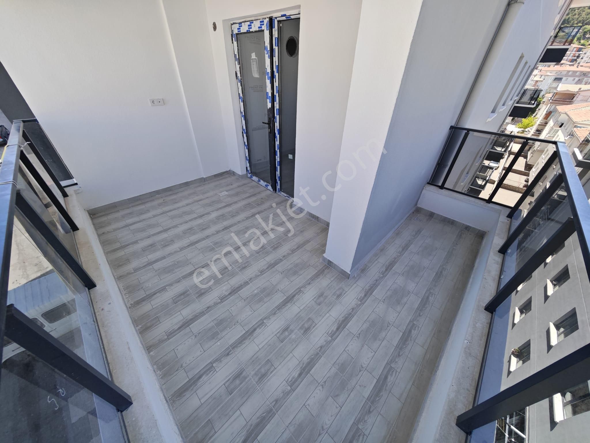 Başak'ta Full+full Yapılı E.banyolu Asansörlü Sıfır Bina 3+1 Katta Satılık Daire !! - Görsel 34