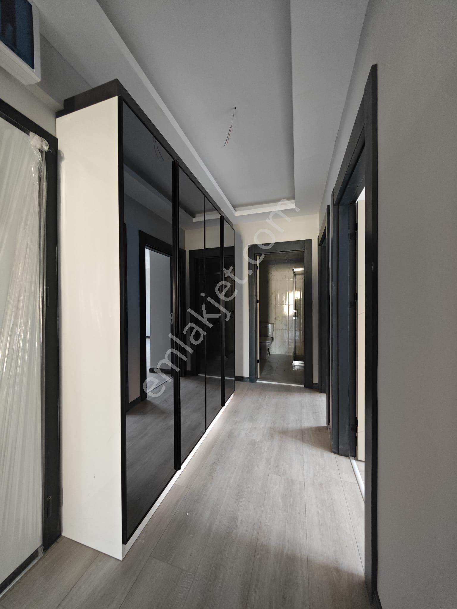 Başak'ta Full+full Yapılı E.banyolu Asansörlü Sıfır Bina 3+1 Katta Satılık Daire !! - Görsel 25