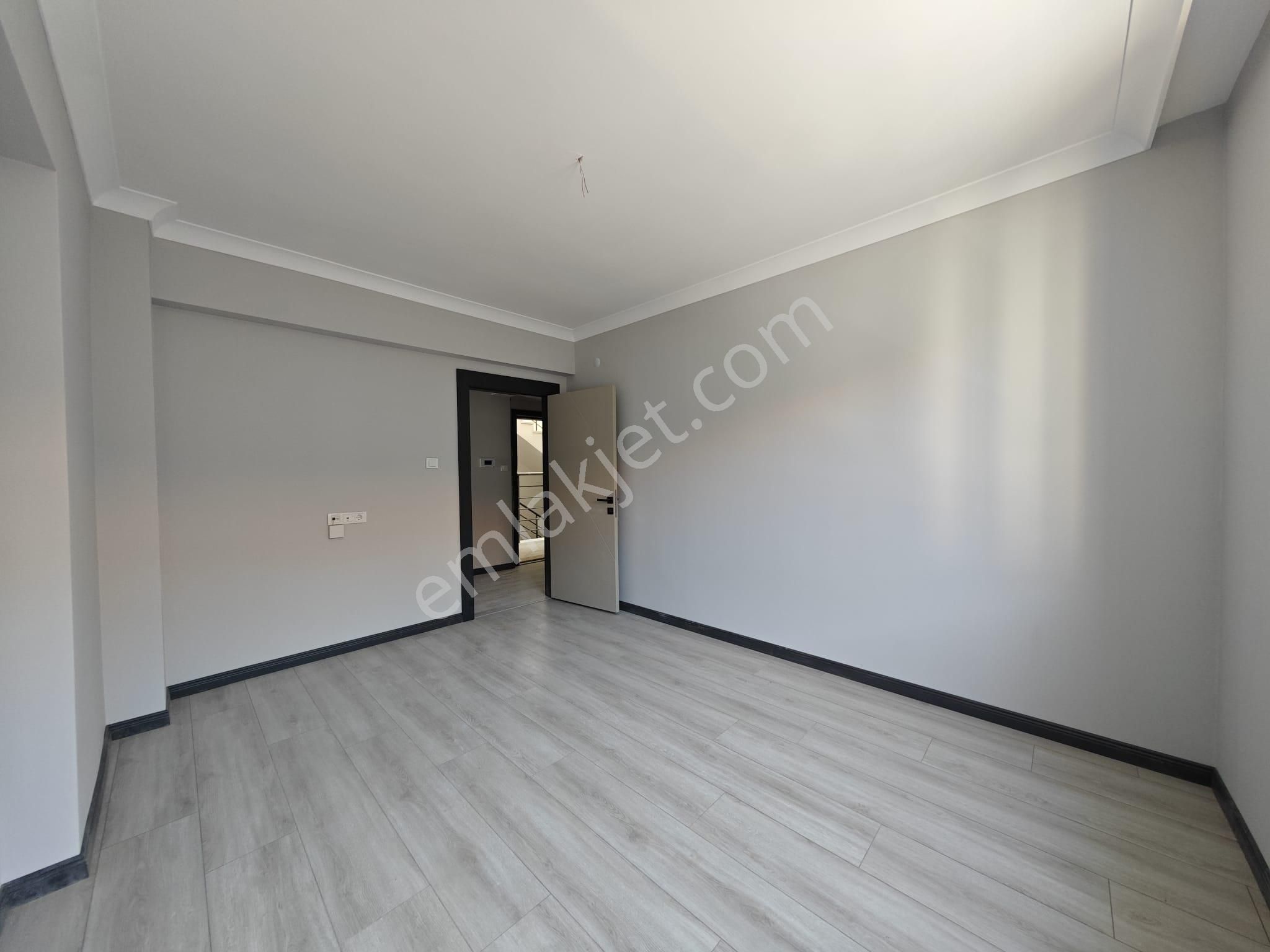 Başak'ta Full+full Yapılı E.banyolu Asansörlü Sıfır Bina 3+1 Katta Satılık Daire !! - Görsel 14