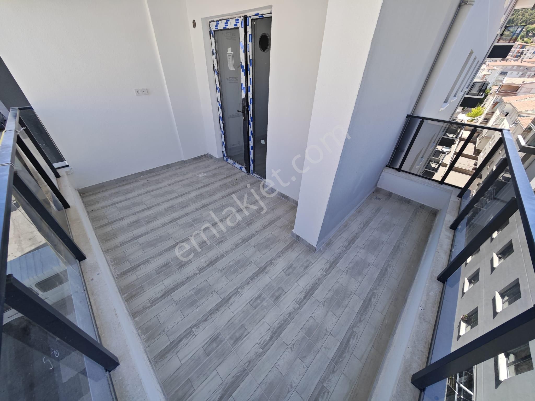 Başak'ta Full+full Yapılı E.banyolu Asansörlü Sıfır Bina 3+1 Katta Satılık Daire !! - Görsel 33