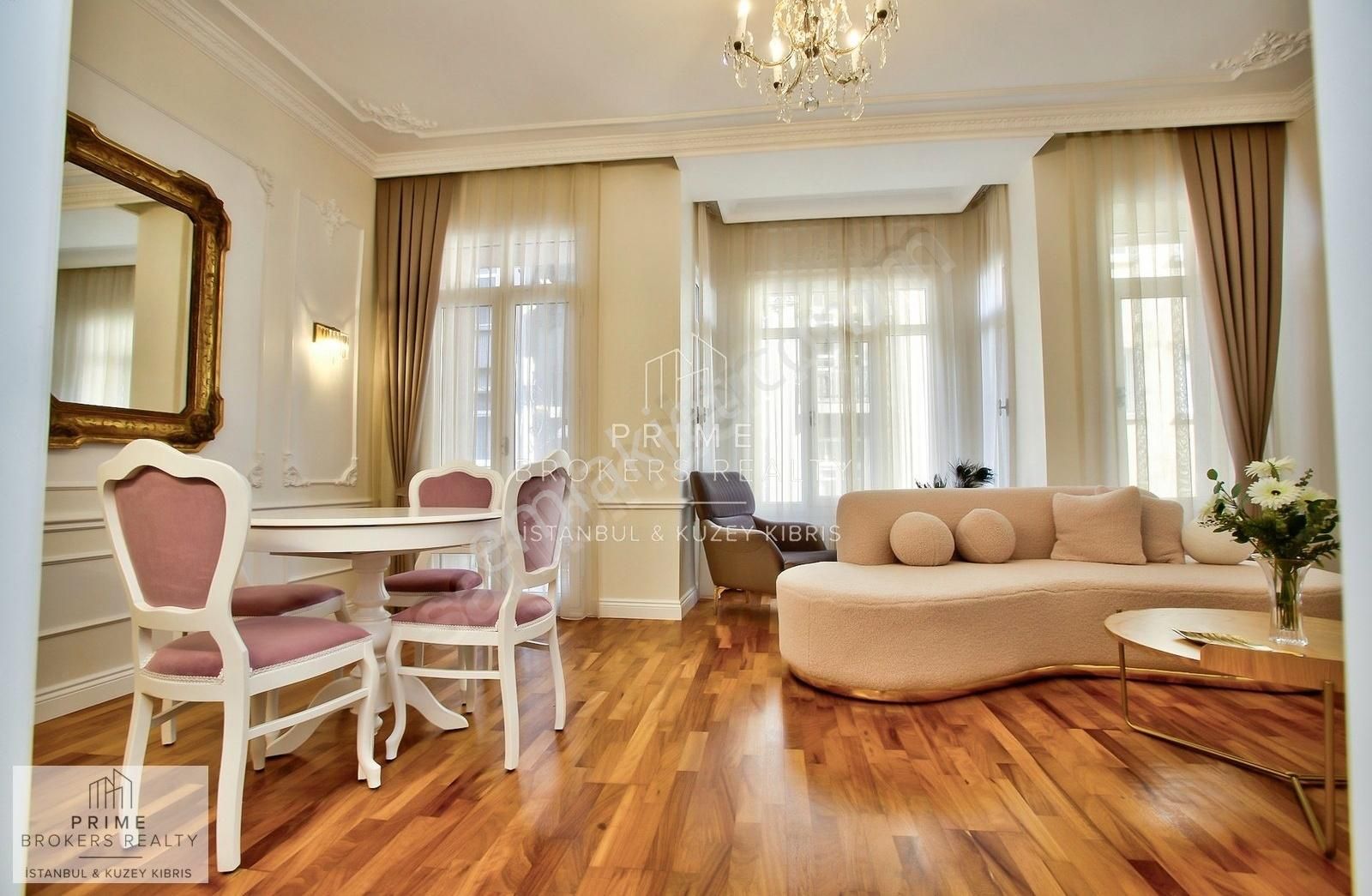 Cihangir'de Tarihi Dokuda Harika Restore Edilmiş Eşyalı Kiralık
