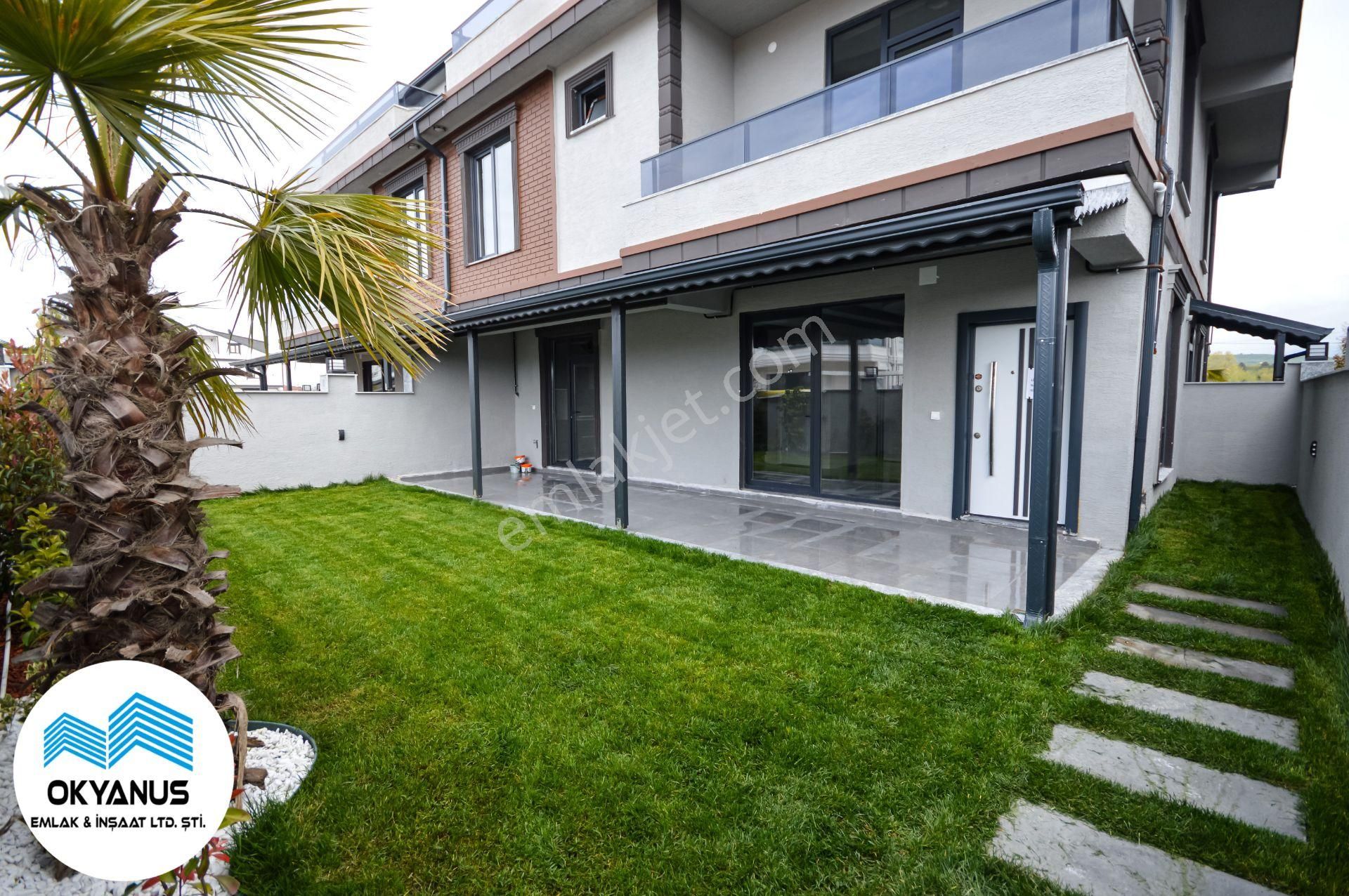 Kocaali De Ayrı Mutfaklı, Geniş Bahçeli Villa!