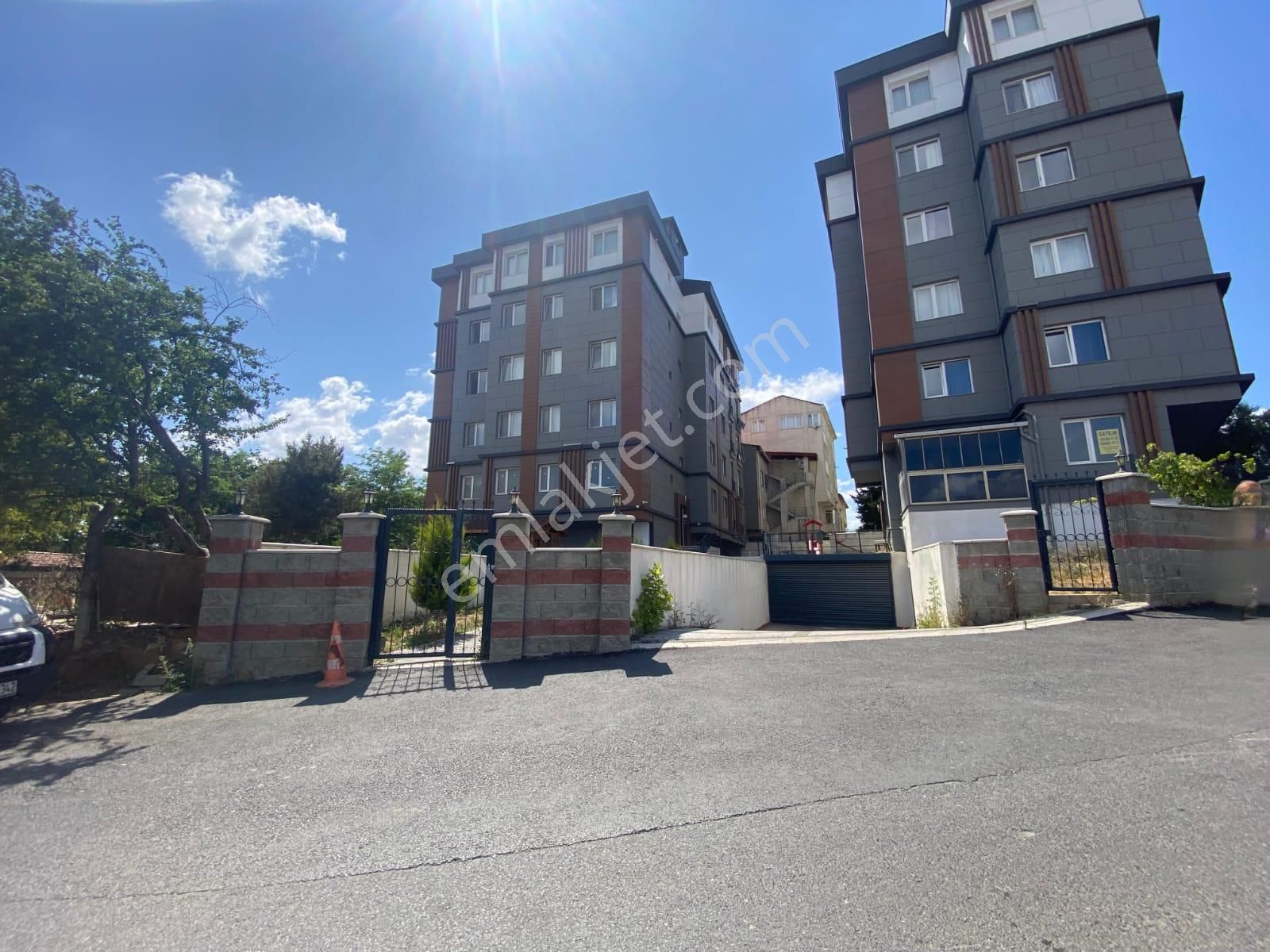 Sancaktepe'de Butik Site İçinde Otoparklı Yeni Binada Satılık 3+1 Daire