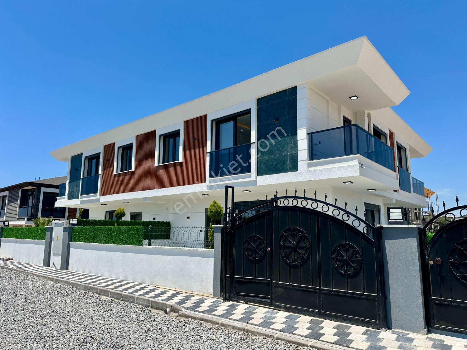 Villacı Onur'dan Fırsat Fiyata Satılık 3+1 Havuzlu, Lüx Villalar