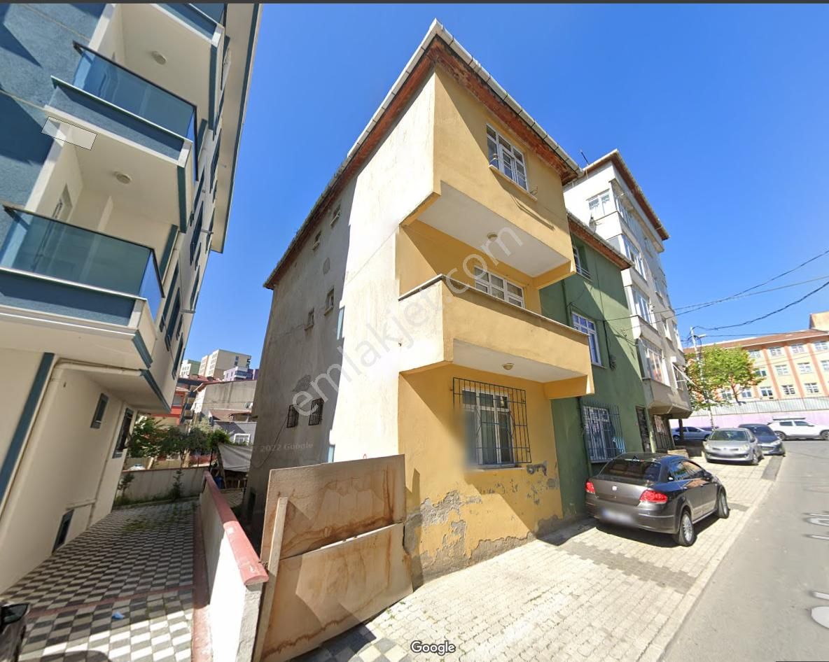 Veysel Karani Muhtarlığı Yakını 3 Katlı Satılık Bina Ve Arsası