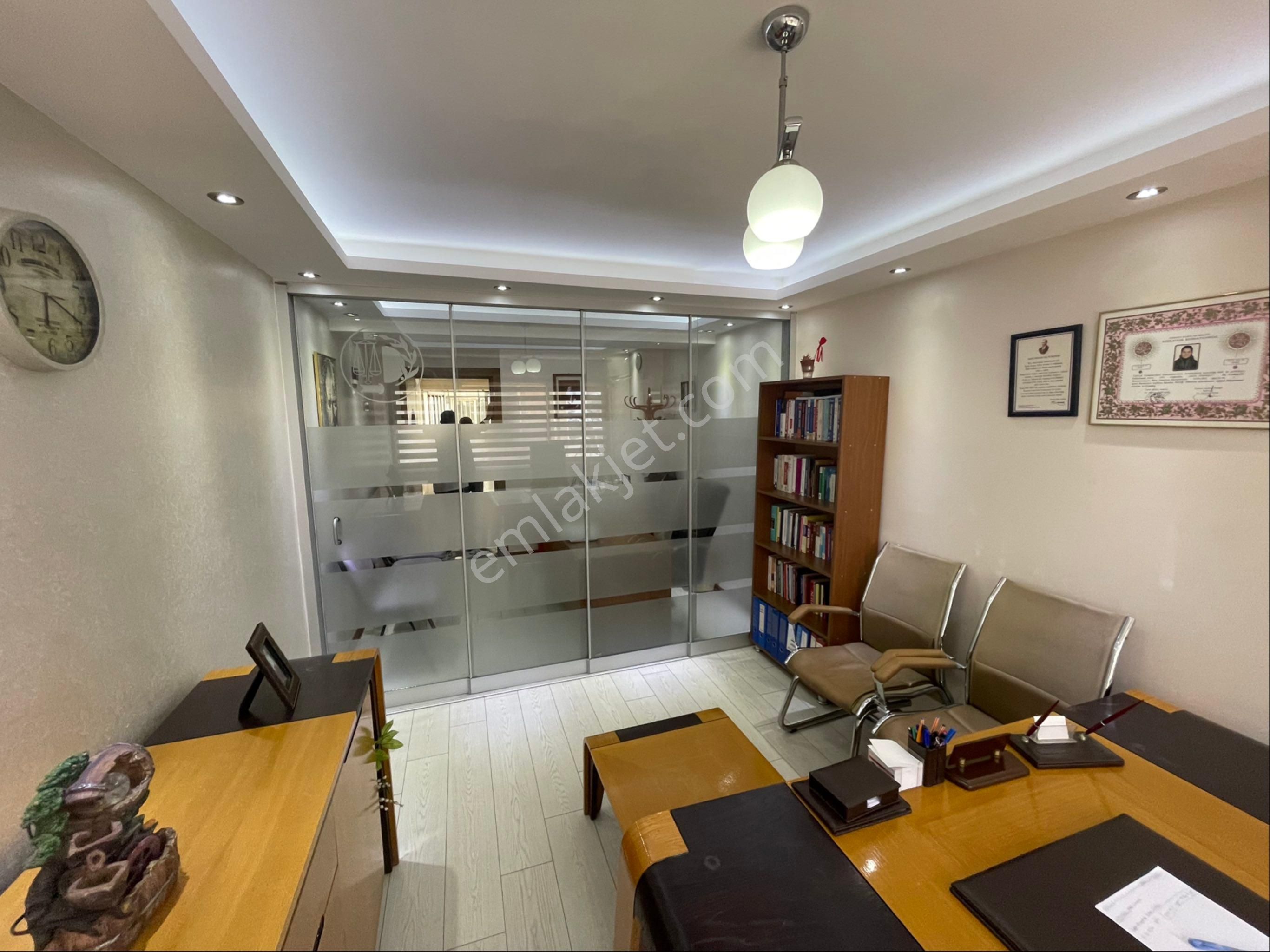 Salihli Sevgi Yolu Uğursoy İş Hanında Kiralık Büro