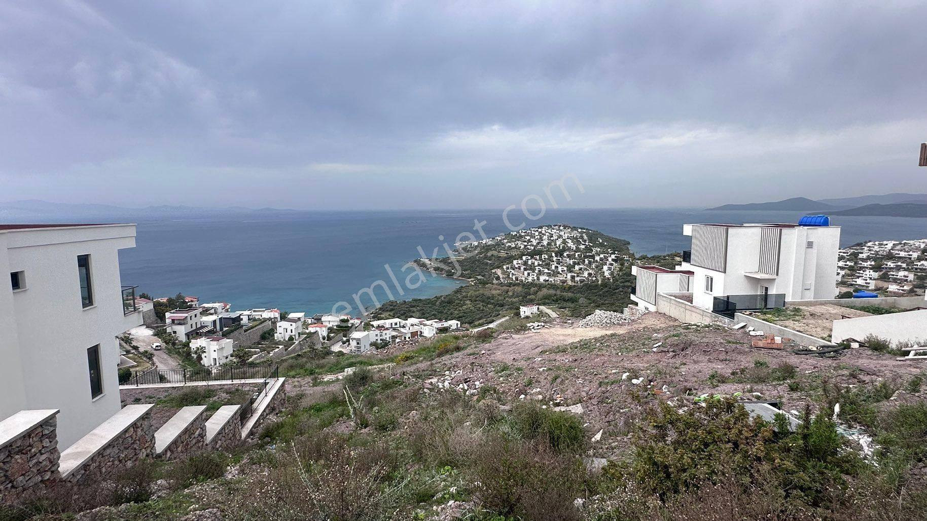 Adabükü Boğaziçinde Deniz Manzaralı İmarlı Arsa