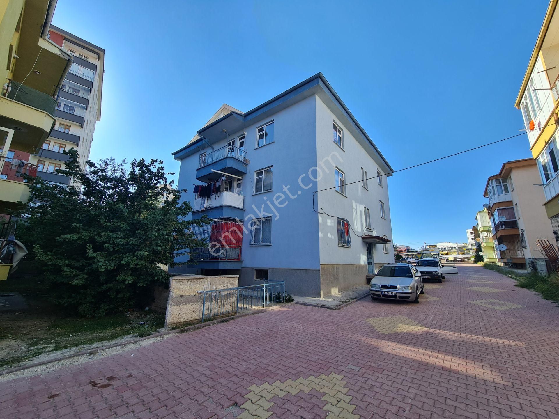 Uğur Emlak'tan Bosna Sosyete Karşısı Temiz Kiralık Daire