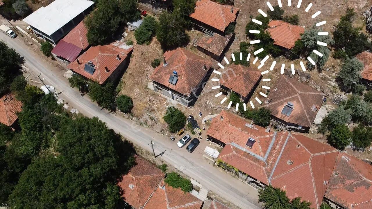 Uğur'dan Seydikemer Bekçiler Mah. Satılık Ev Ve Bahçe