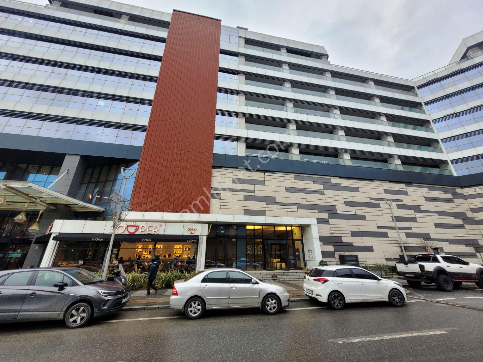 Axis İstanbul'da 80 M2 Satılık Ofis