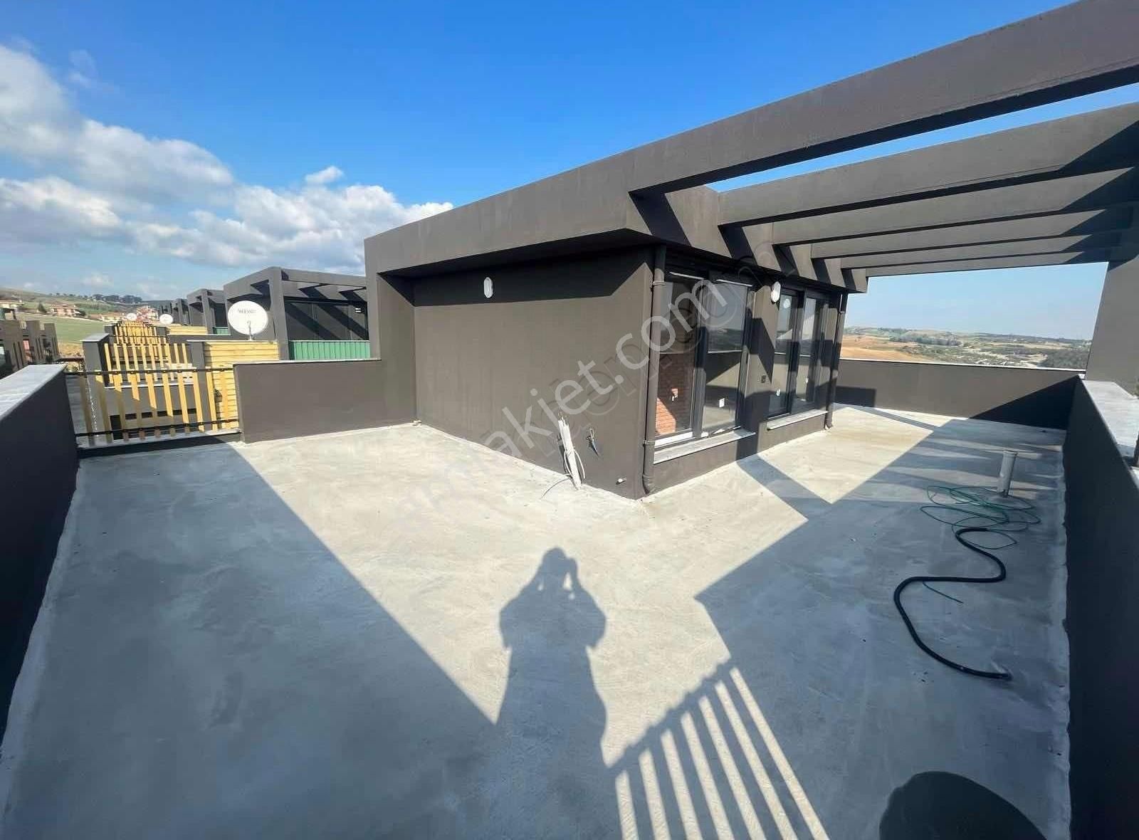 Kur Gruptan Kabasakalda Site İçerisinde Bağımsız Satılık Villa