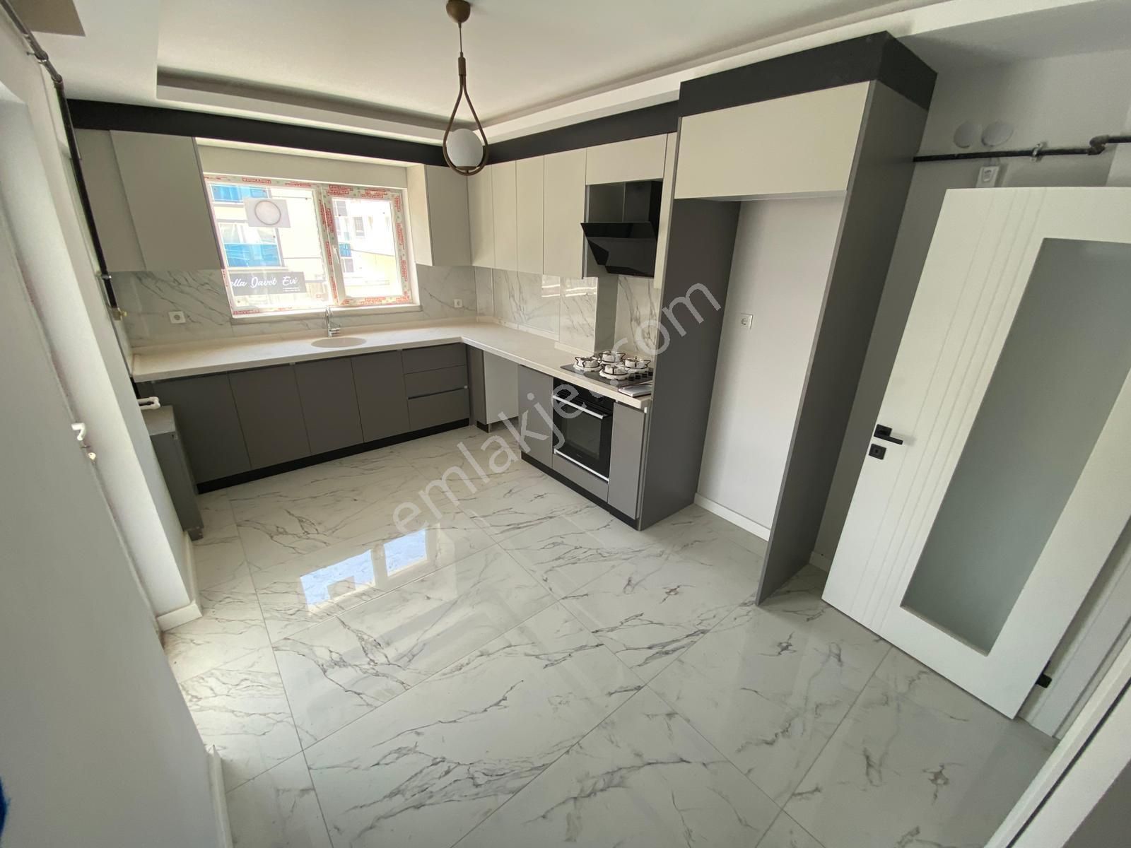 Fevzi Çakmak Mahallesinde 150 Metrekare 4+1 Daire
