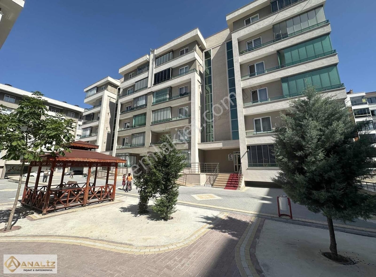 Analiz`den A.hamdi Göğüş Cd. Yaşam Evler`de 3+1 Satılık Daire